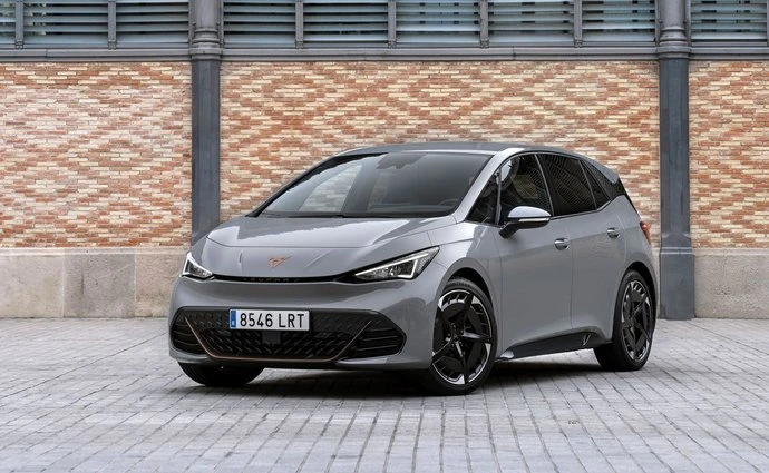 Cupra Born, generace Born