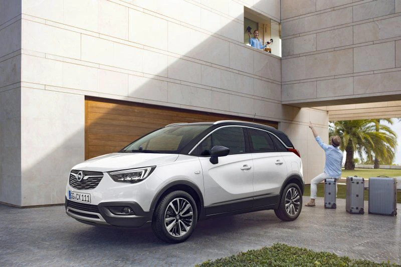 Crossland X image