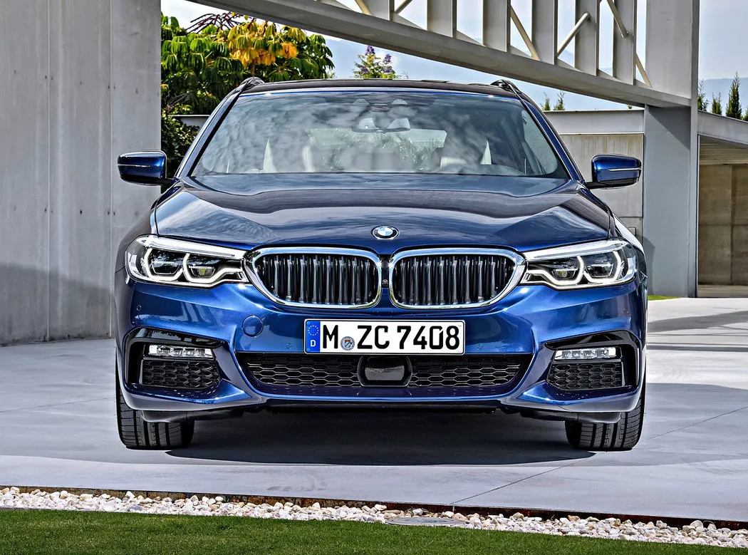 BMW Řada 5 Řada 5 Standardní výbava - fotografie 2