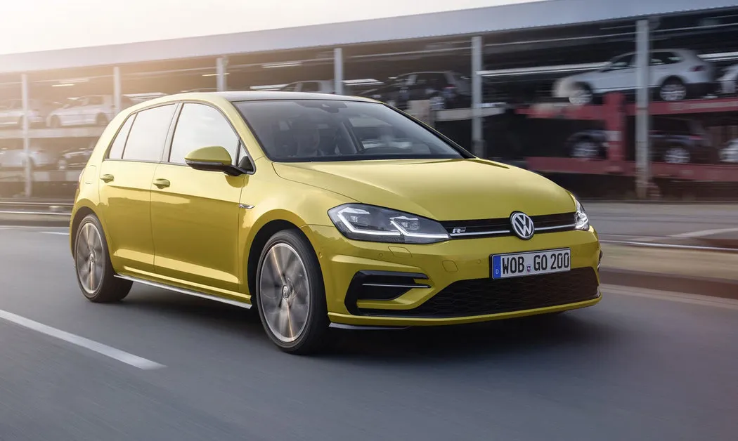 Volkswagen Golf R-Line - fotografie 2