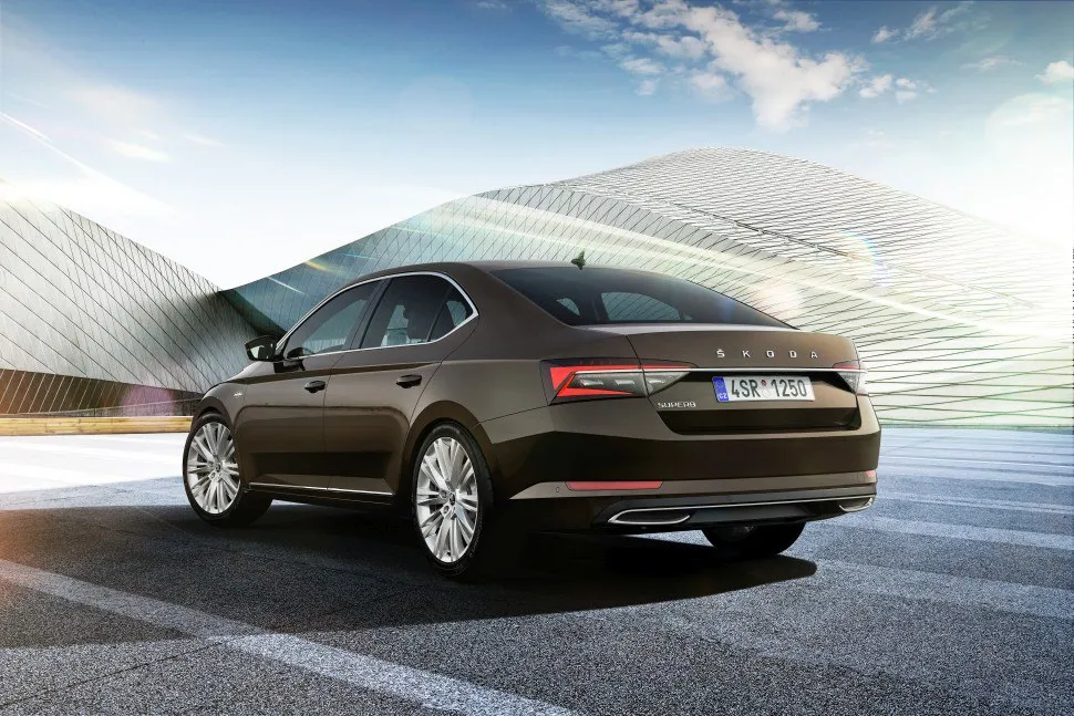 Škoda Superb SportLine - fotografie 4