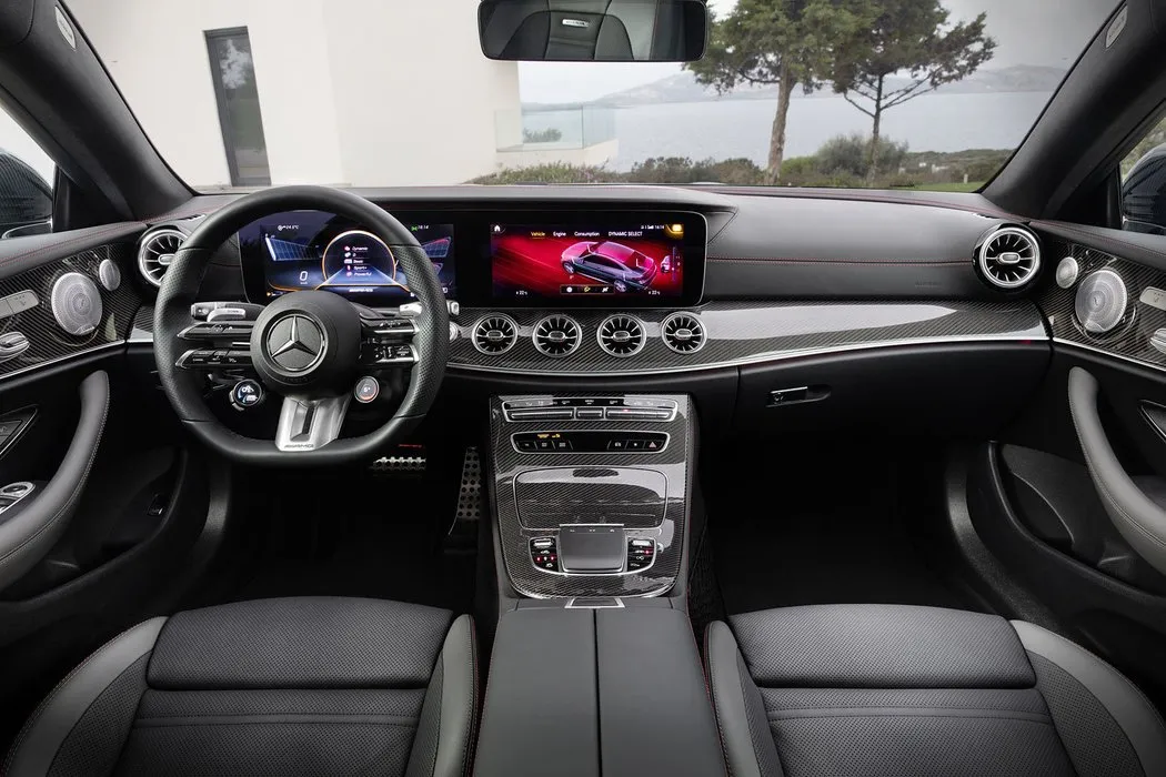 Mercedes-Benz Třída E Linie Amg - fotografie 3