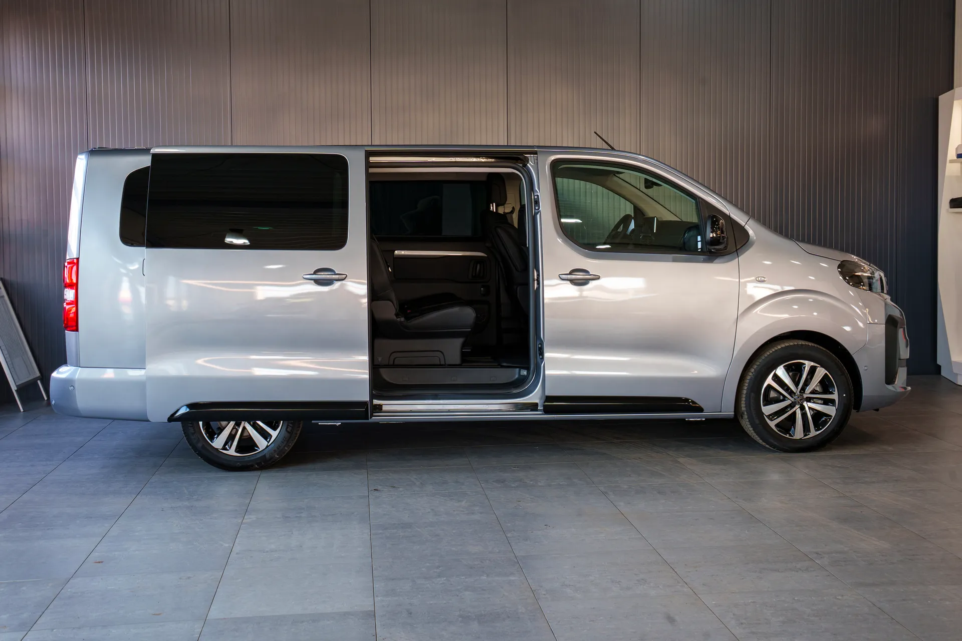 Peugeot Traveller ALLURE - fotografie 4