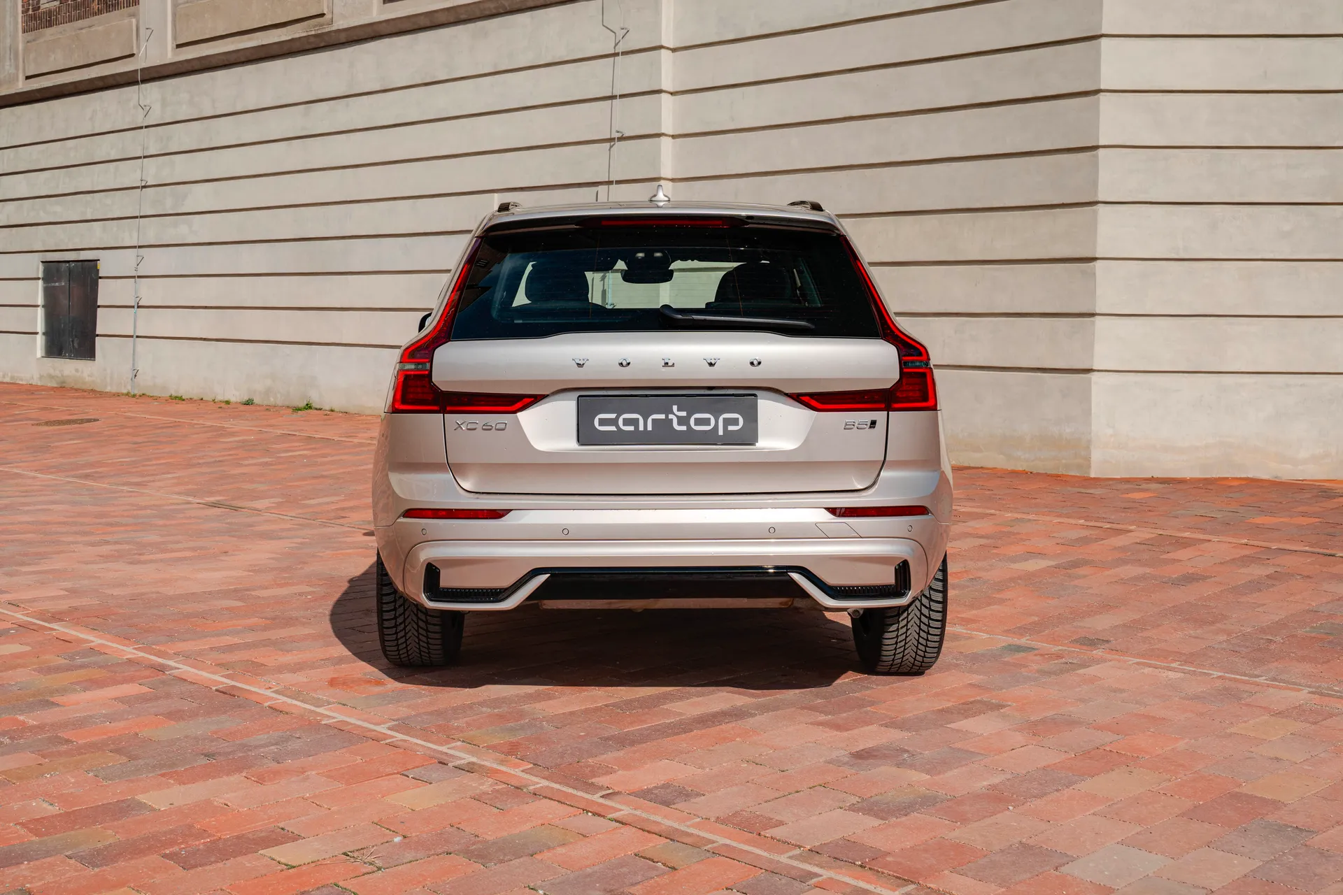 Volvo XC60 Plus - fotografie 4