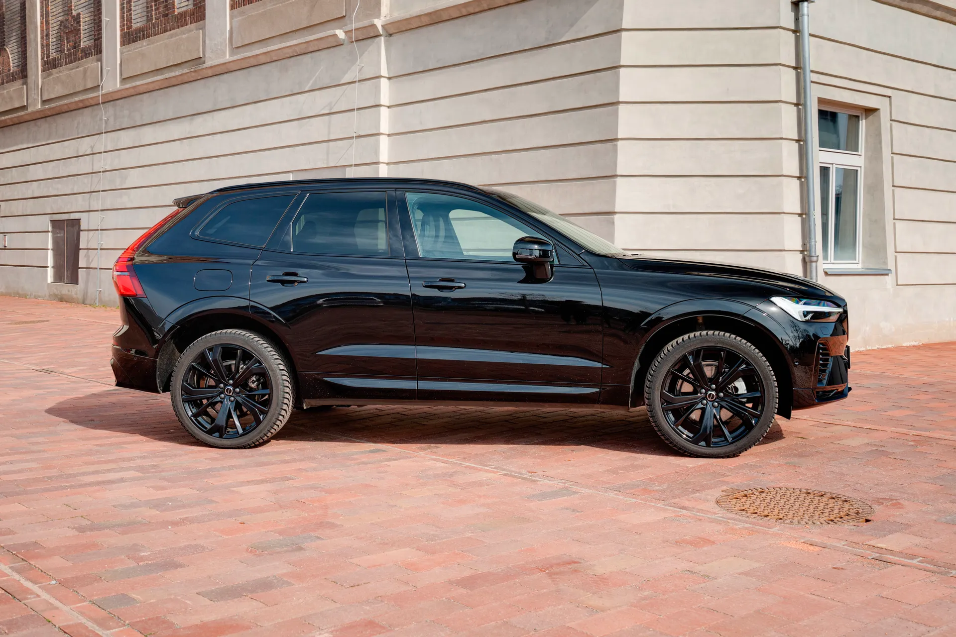 Volvo XC60 Plus. - fotografie 3