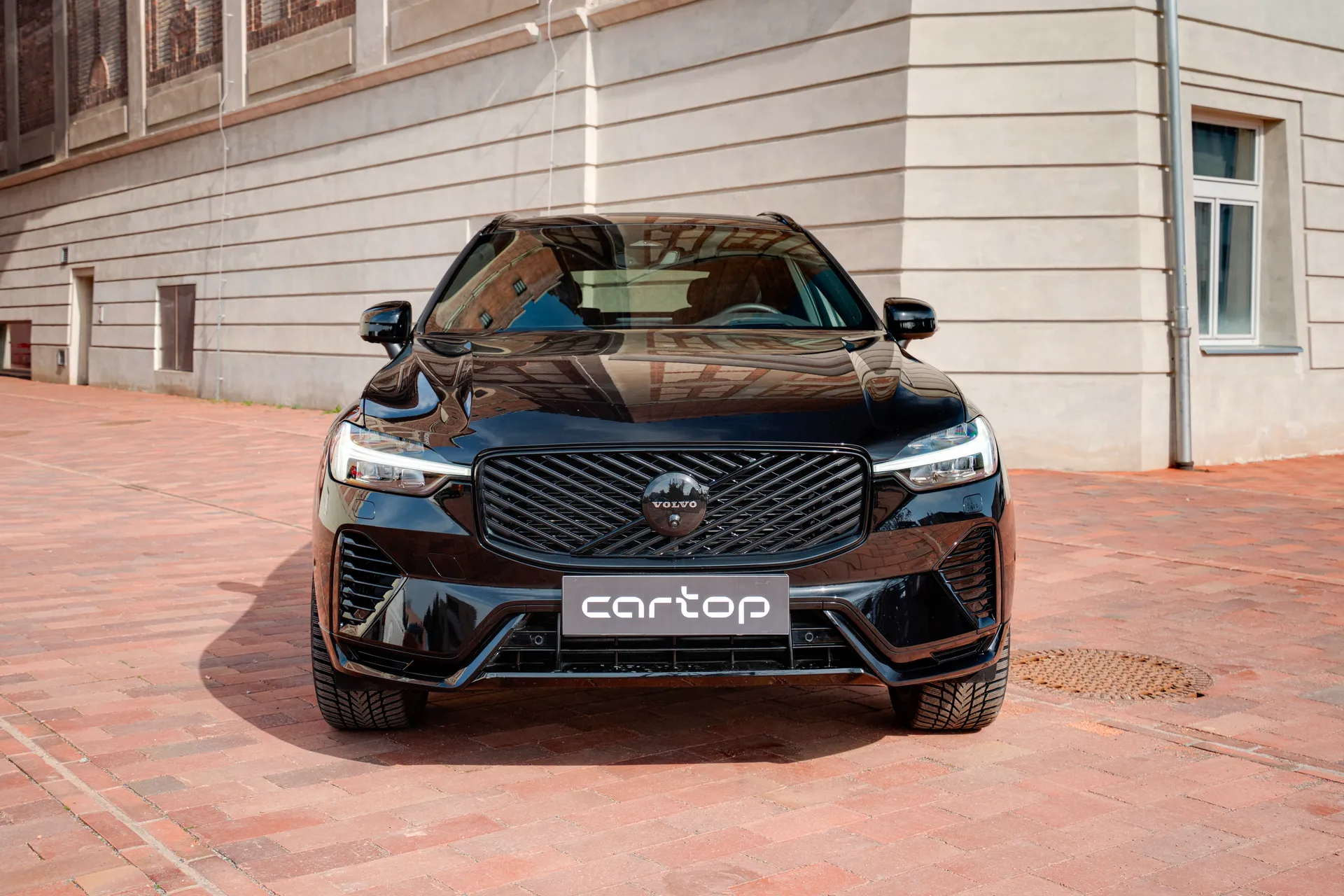 Volvo XC60 Plus. - fotografie 2