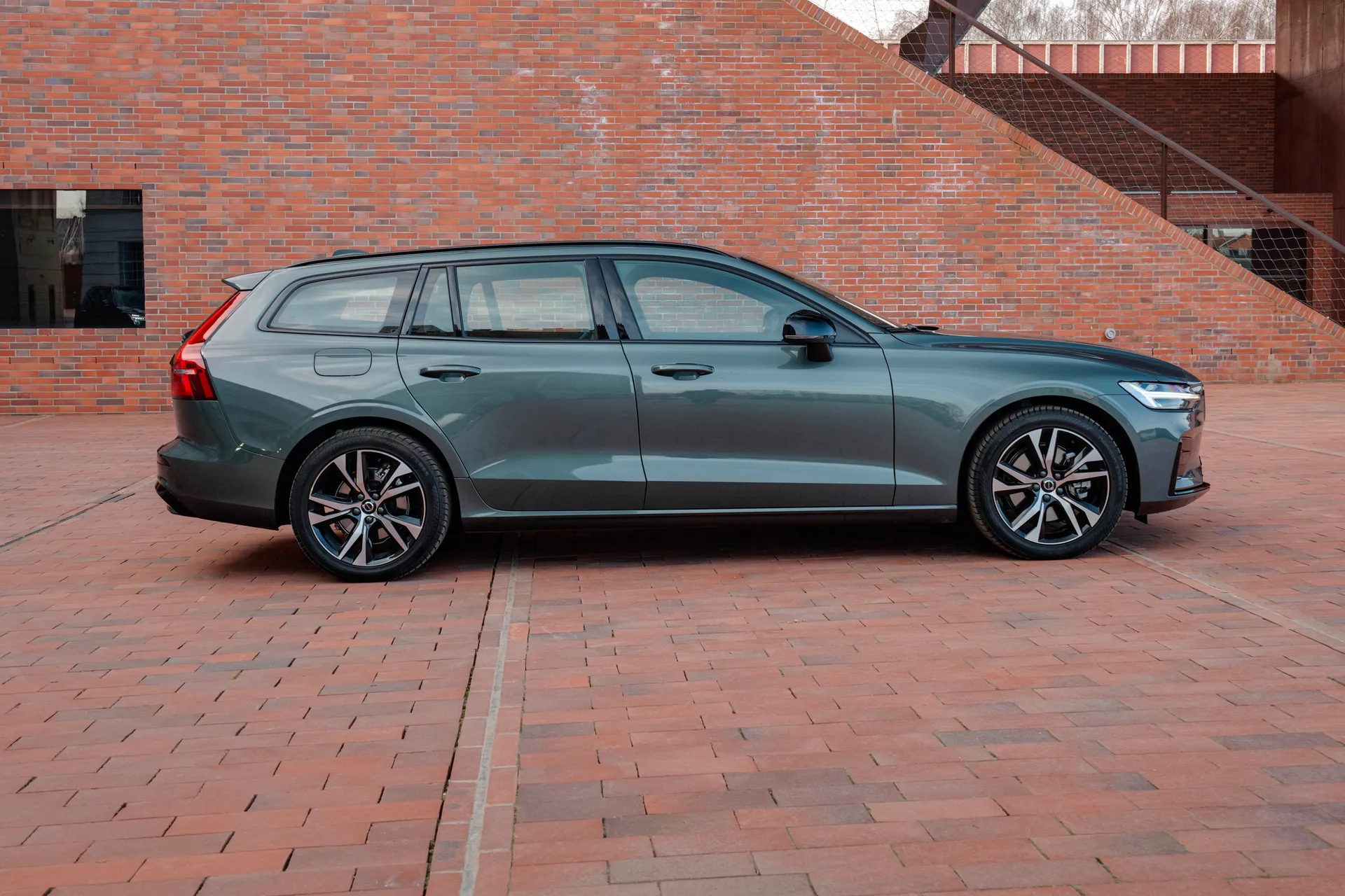 Volvo V60 Plus - fotografie 3
