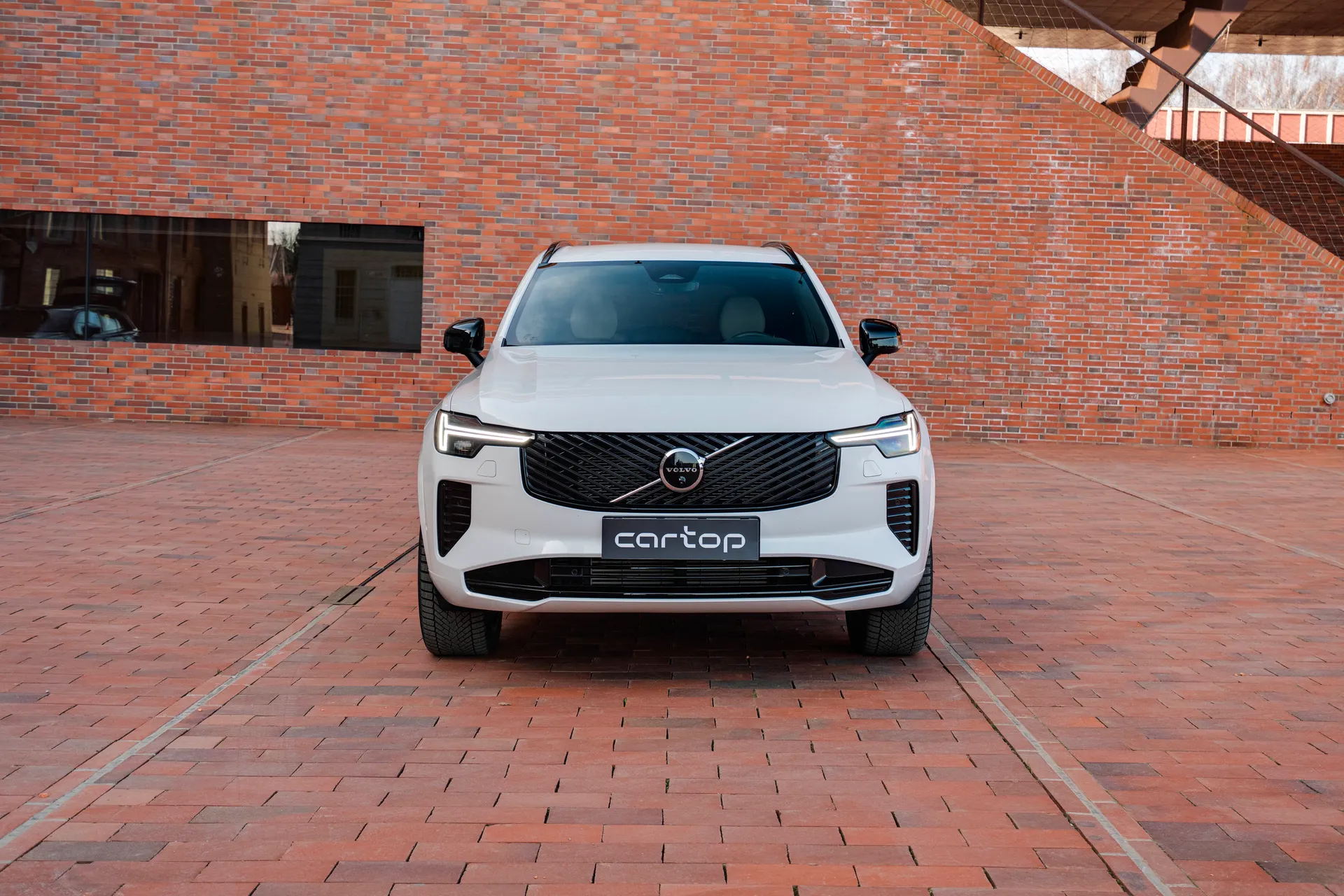 Volvo XC90 Plus - fotografie 2