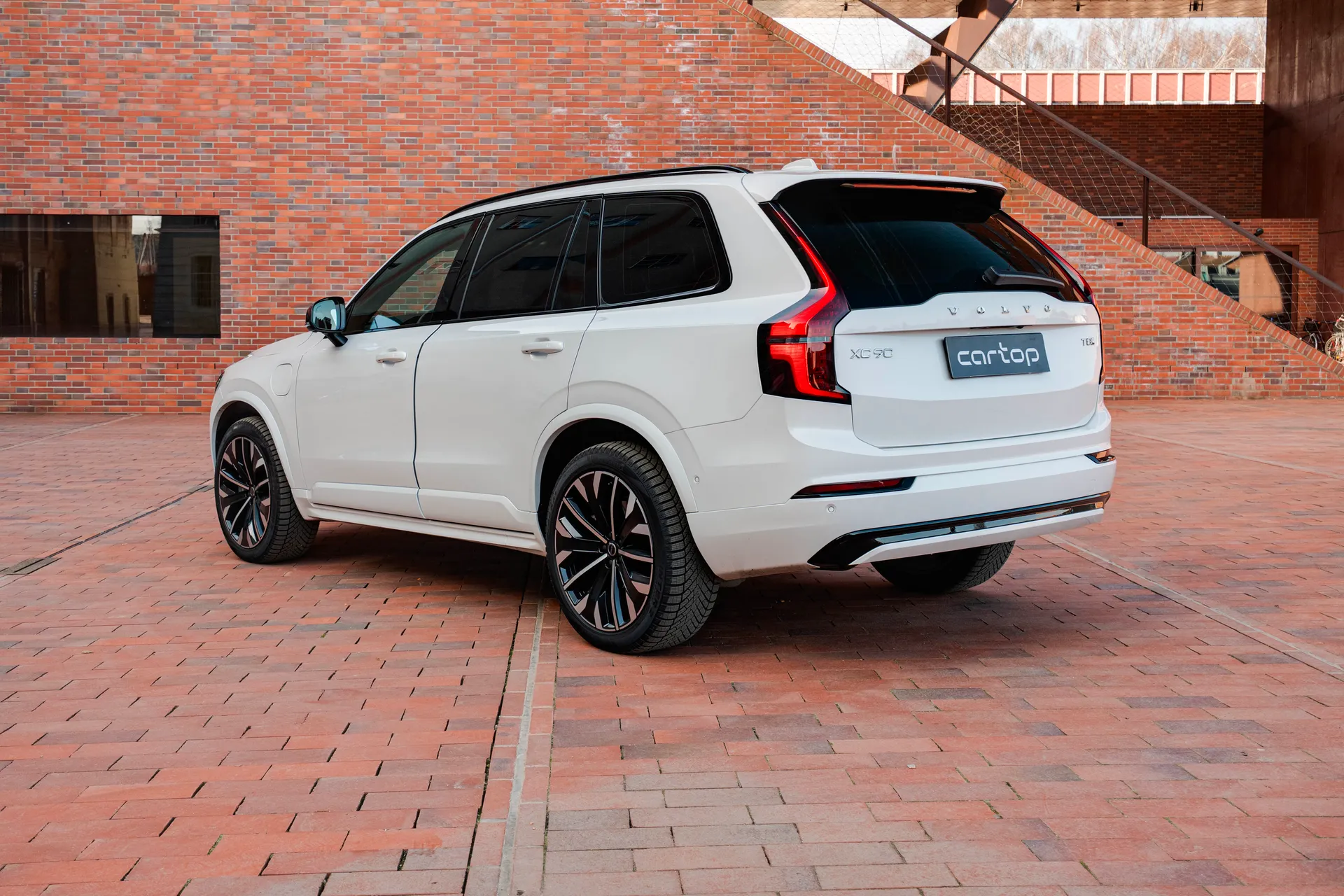 Volvo XC90 Plus - fotografie 3