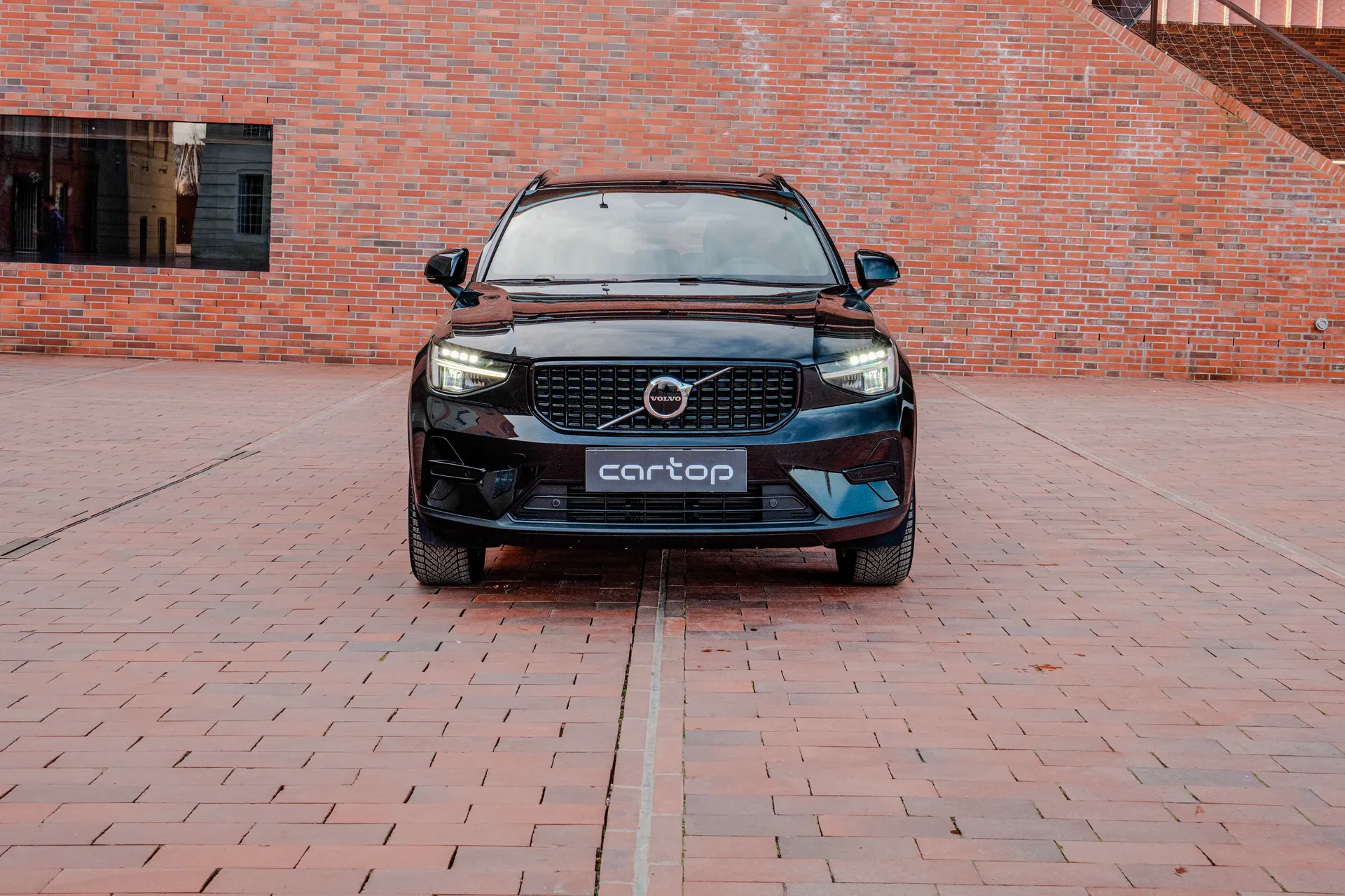 Volvo XC40 Plus - fotografie 2