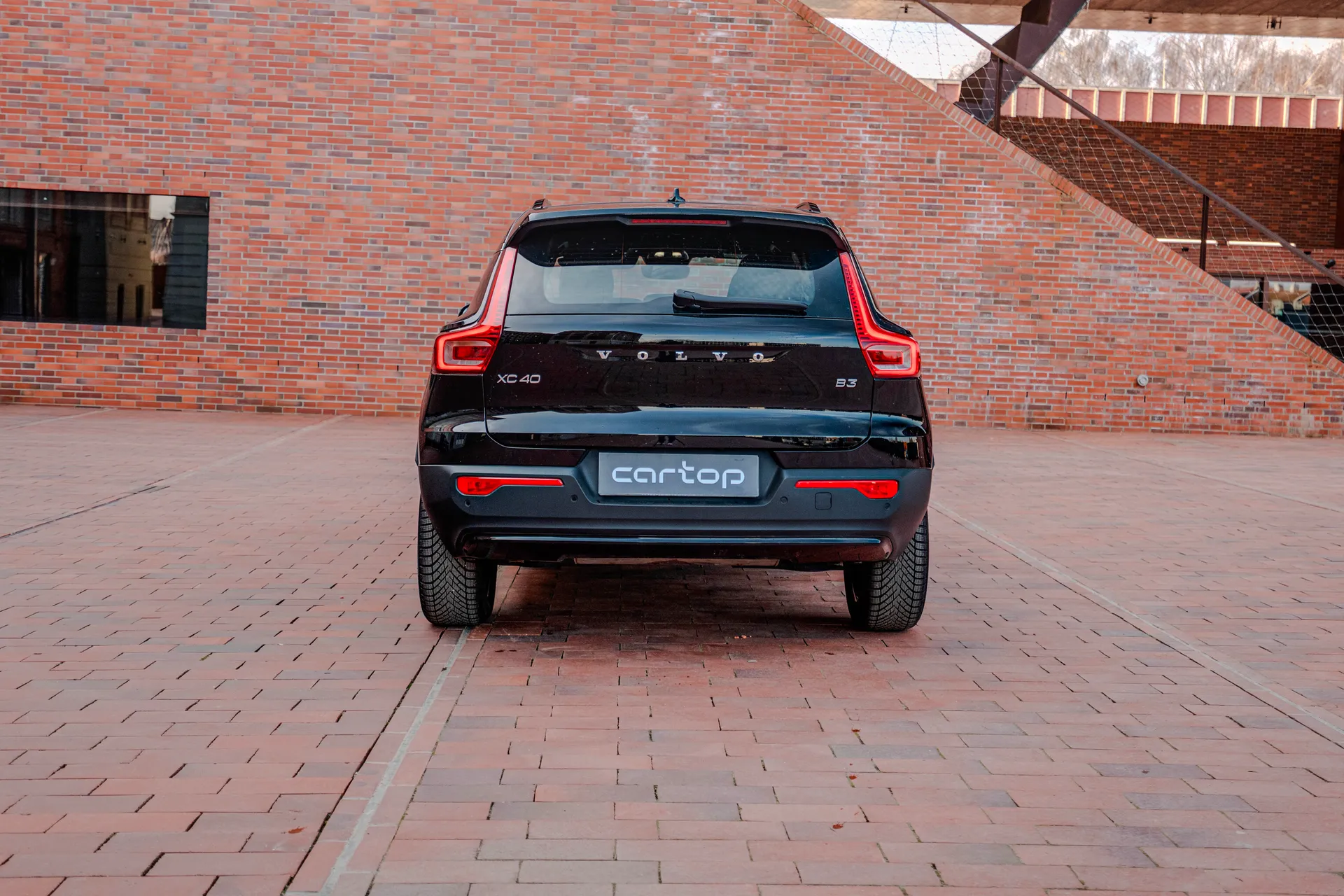 Volvo XC40 Plus - fotografie 4