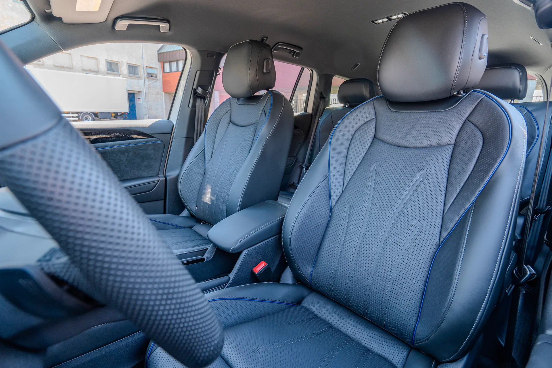 Volkswagen Tayron R-Line - fotografie 3