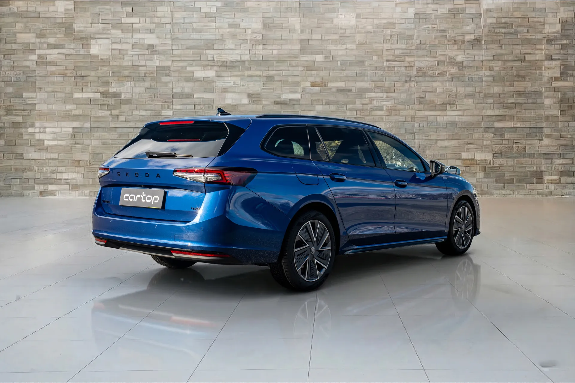 Škoda Superb Sportline. - fotografie 2