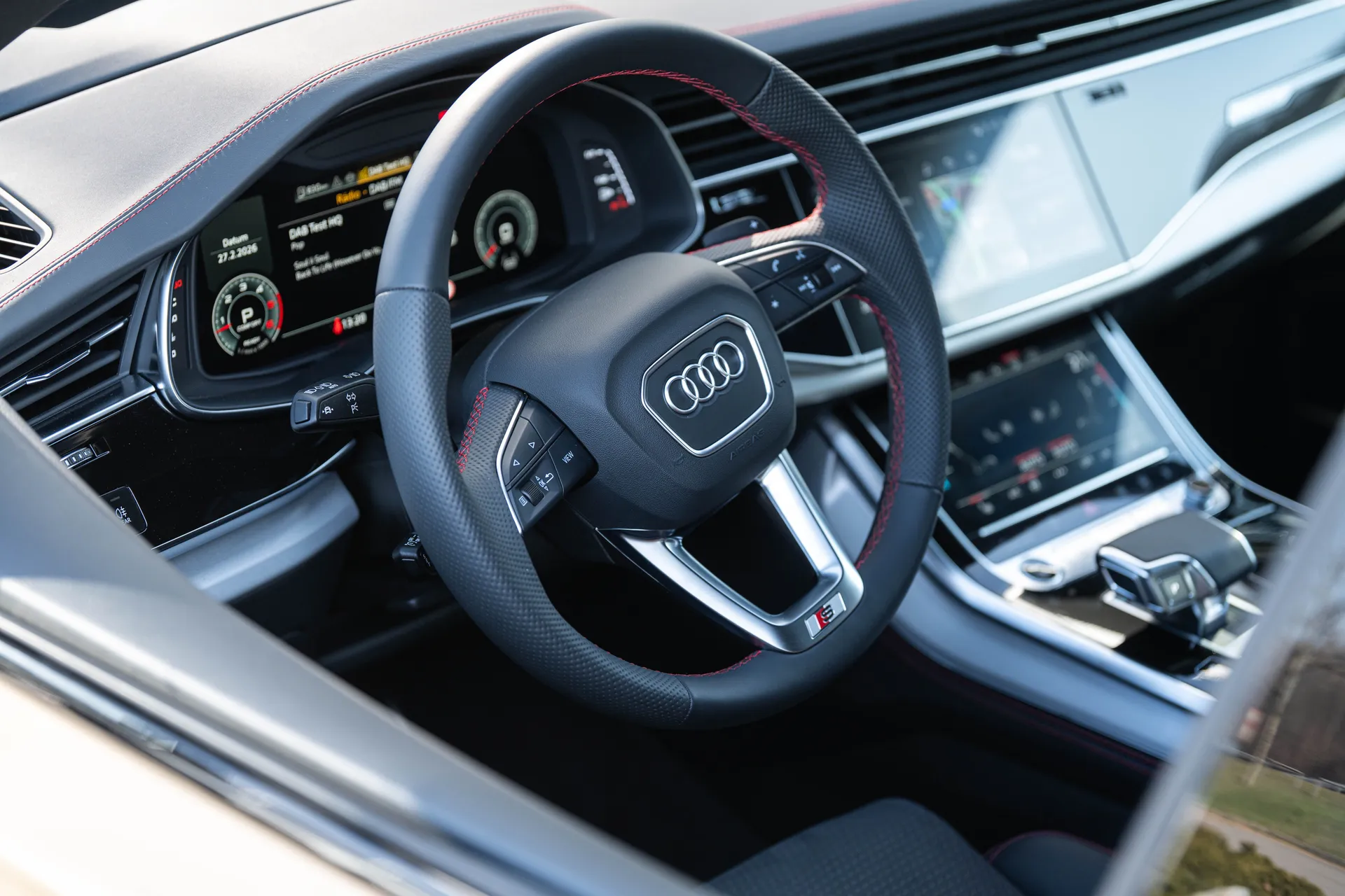 Audi Q7 S line - fotografie 2