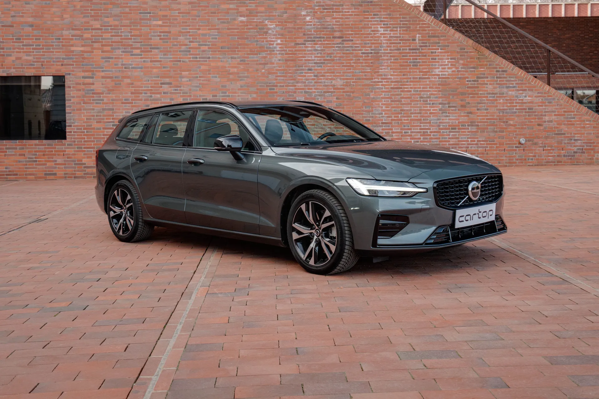 Volvo V60 katalogová fotka