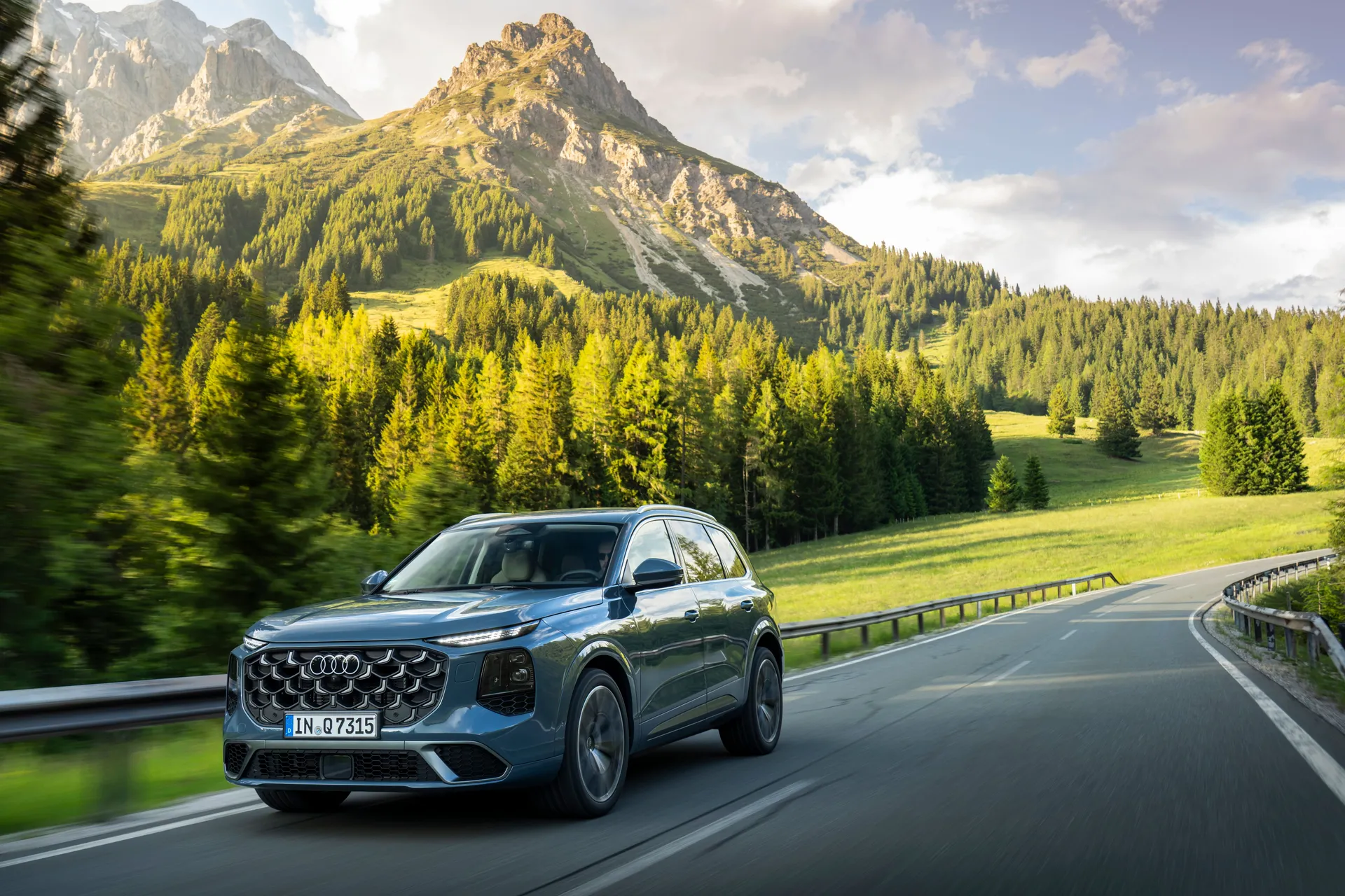 Audi Q7 katalogová fotka