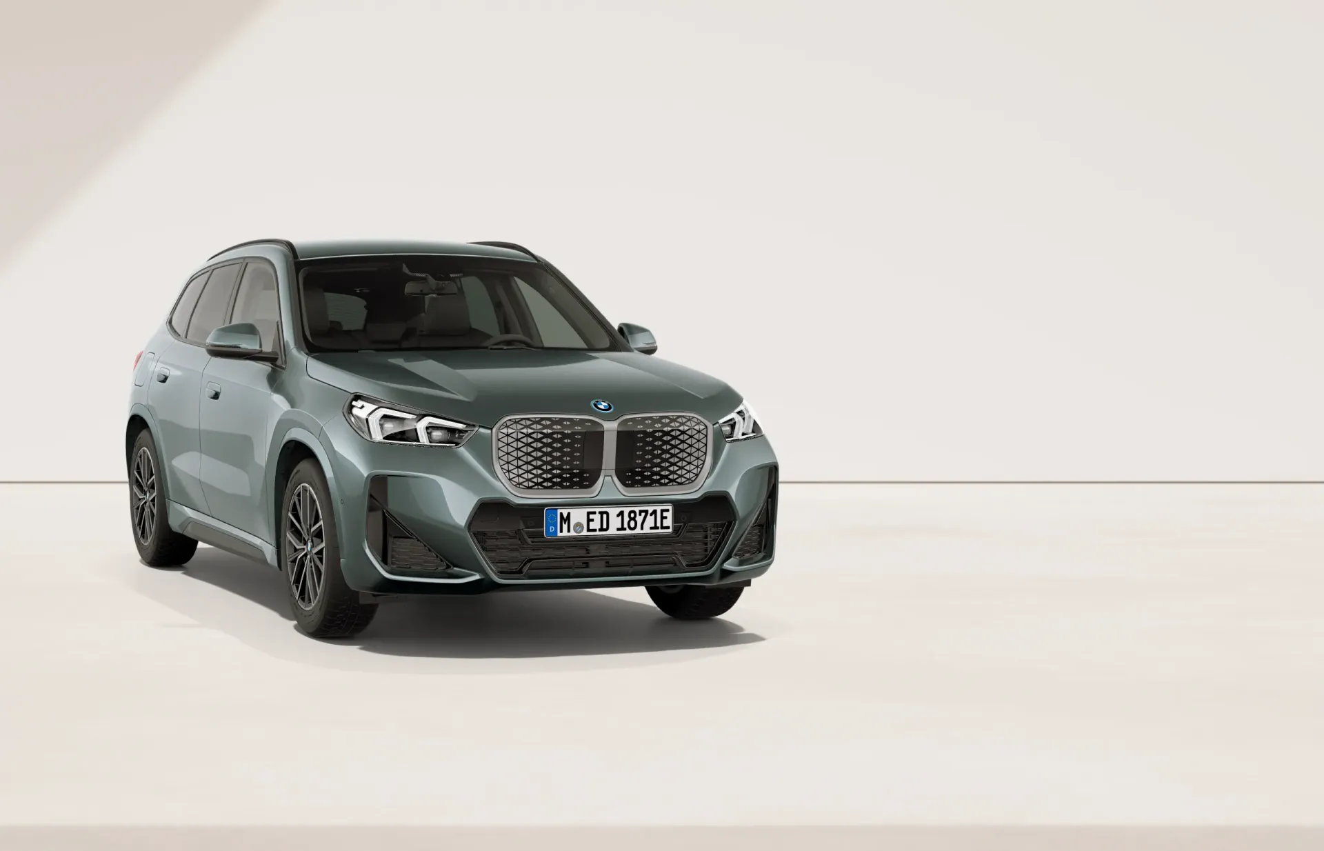 iX1 (U11)