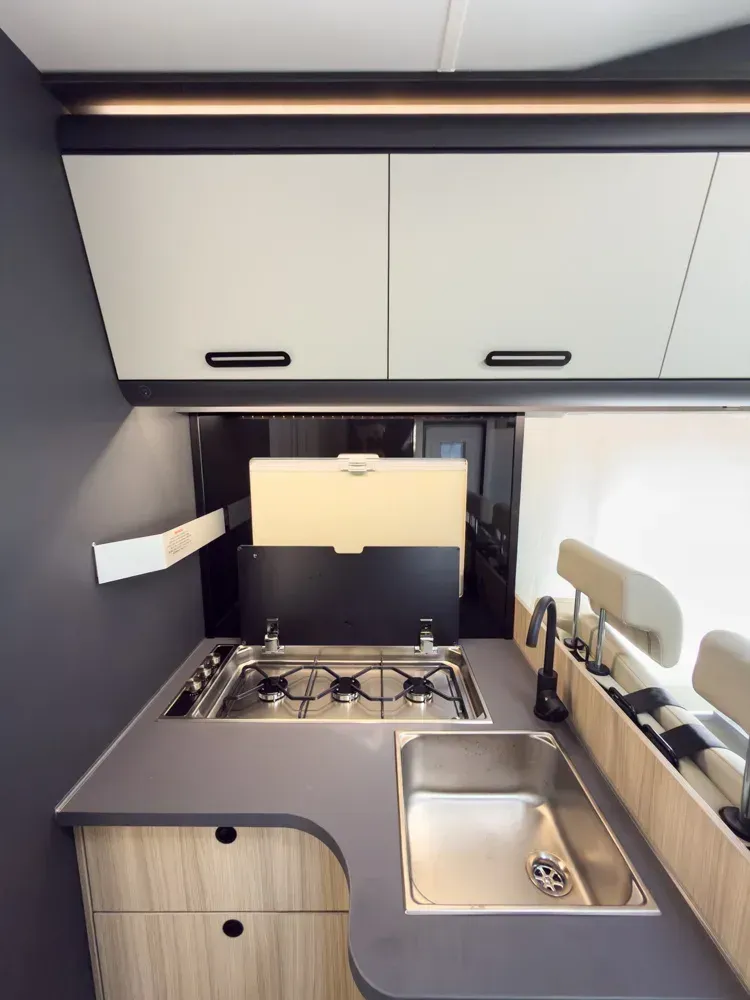 Adria Sun Living A 75 SL 20 Edition - fotografie 3