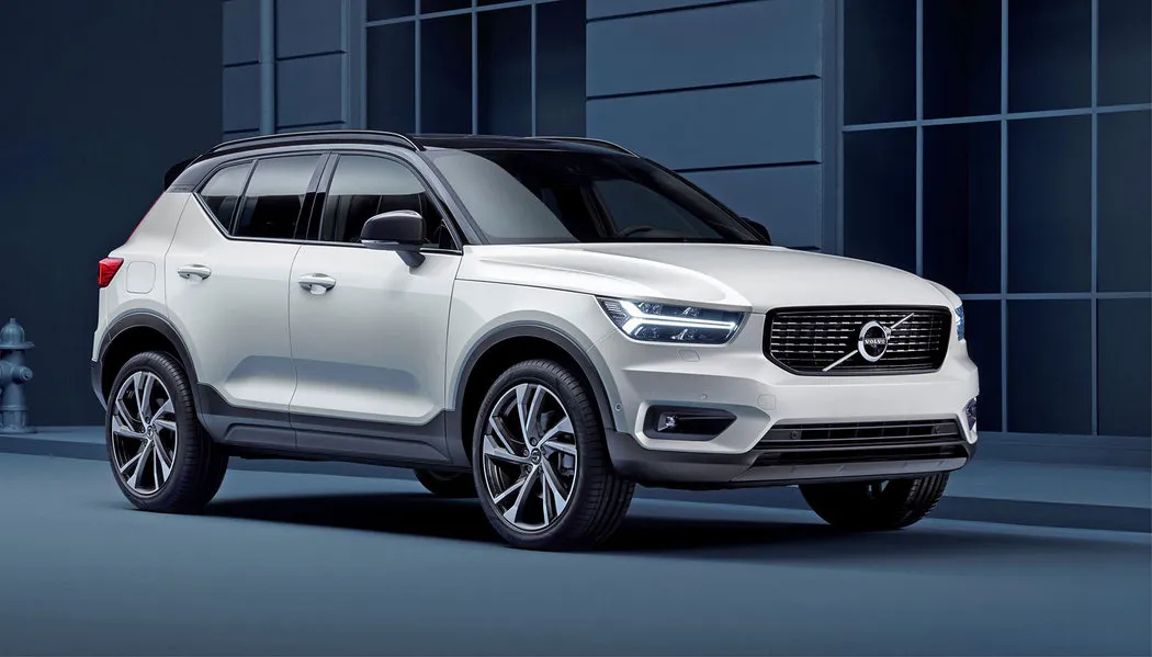 Volvo XC40 Momentum - fotografie 2