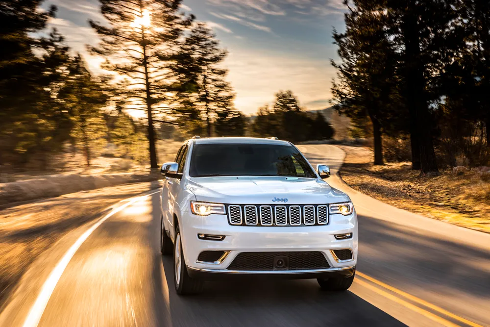 Jeep Grand Cherokee S - fotografie 3