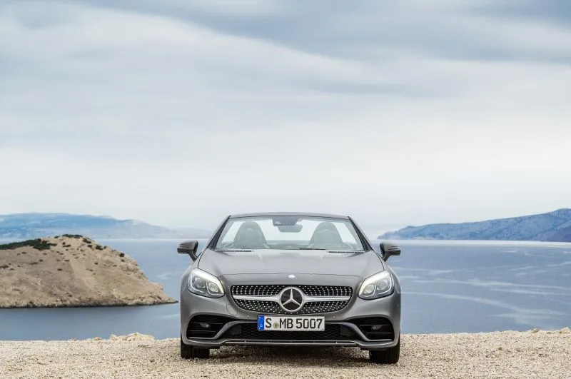 Mercedes-Benz SLC SLC Standardní výbava - fotografie 2