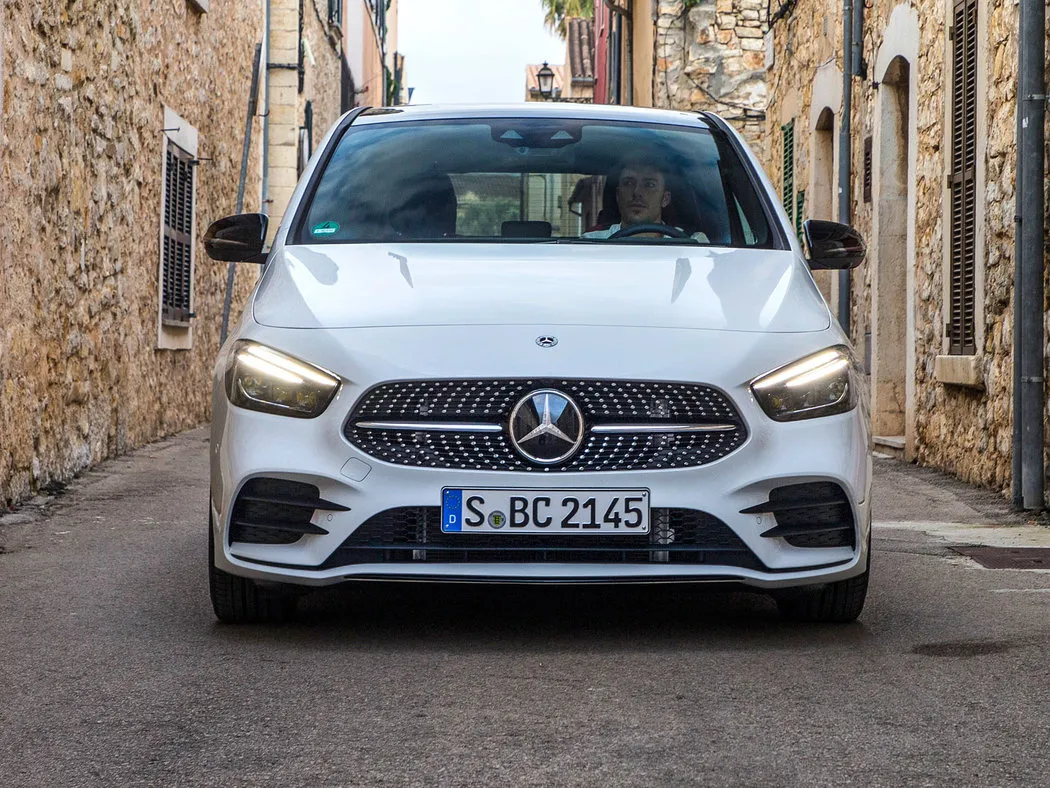 Mercedes-Benz Třída B Linie Progressive - fotografie 2