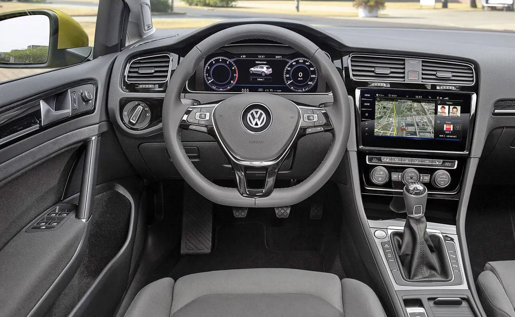 Volkswagen Golf R-Line - fotografie 3