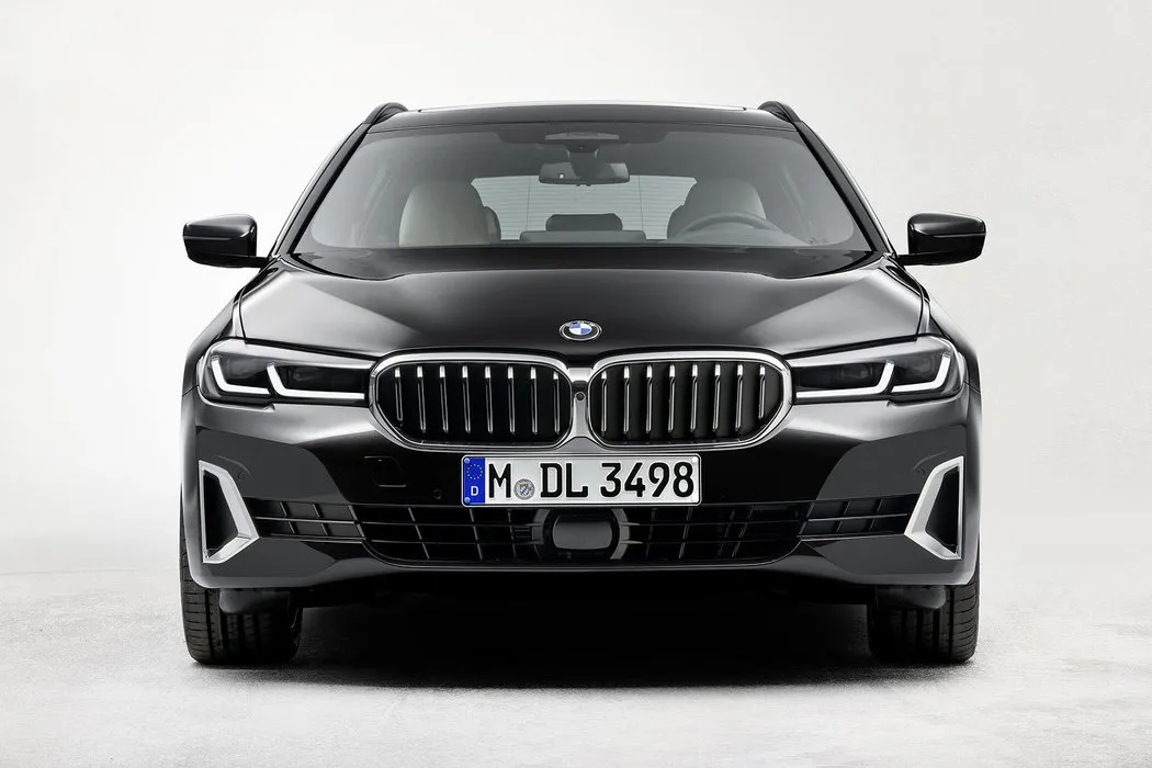 BMW Řada 5 Sériové Provedení - fotografie 2