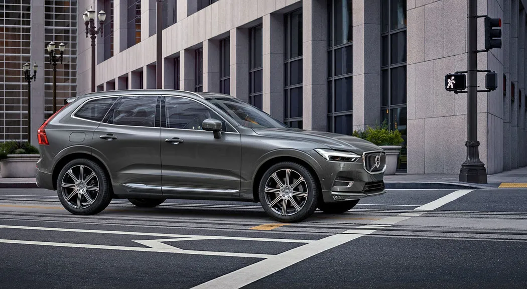 Volvo XC60 Momentum - fotografie 3