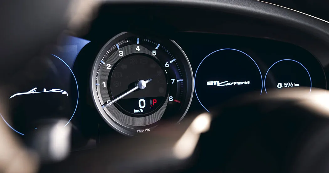 Porsche 911 Carrera 4 - fotografie 4