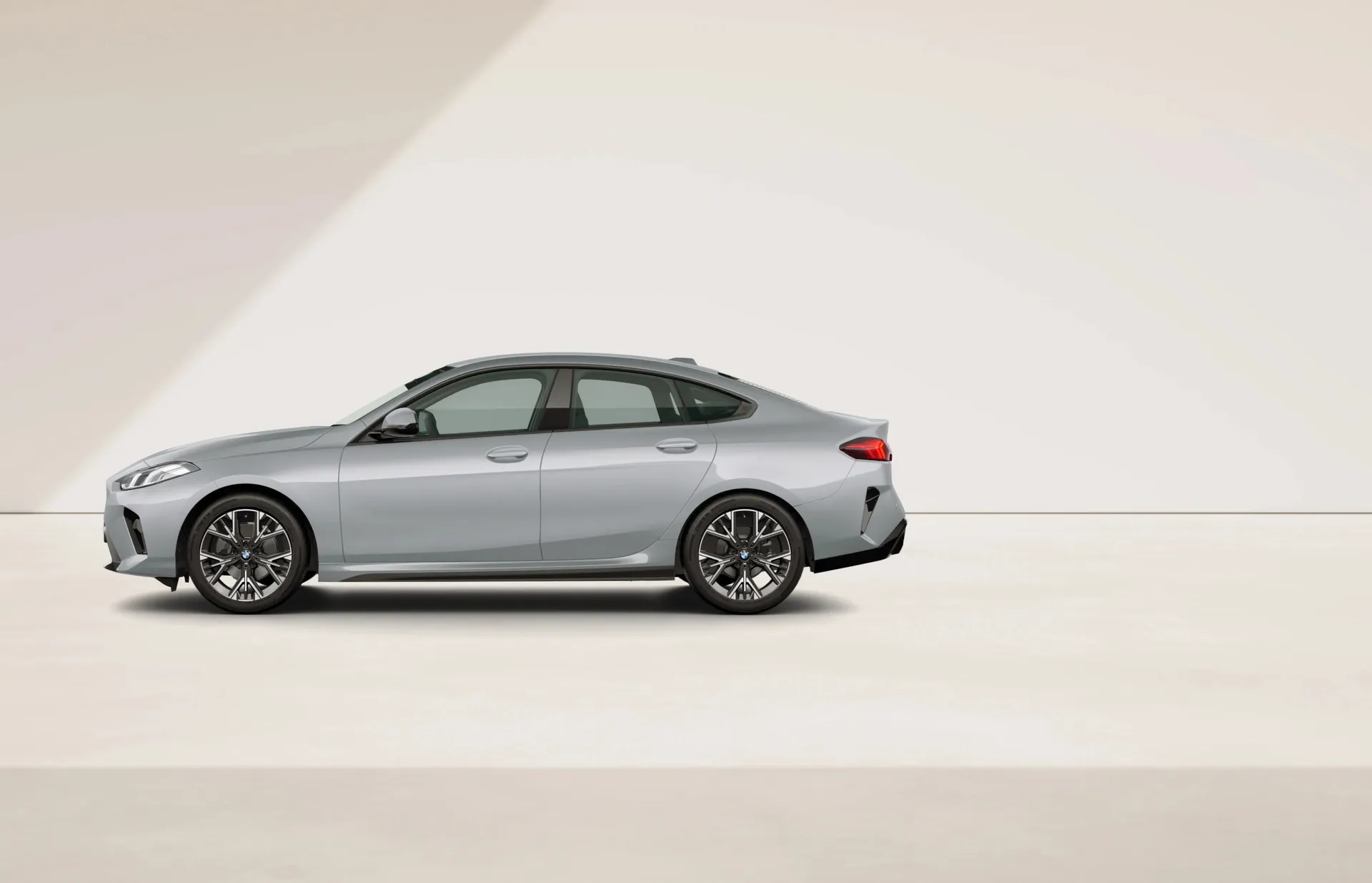 Řada 2 Gran Coupé (F74), M sportovní paket, Metalický lak M Brooklyn Grey, side