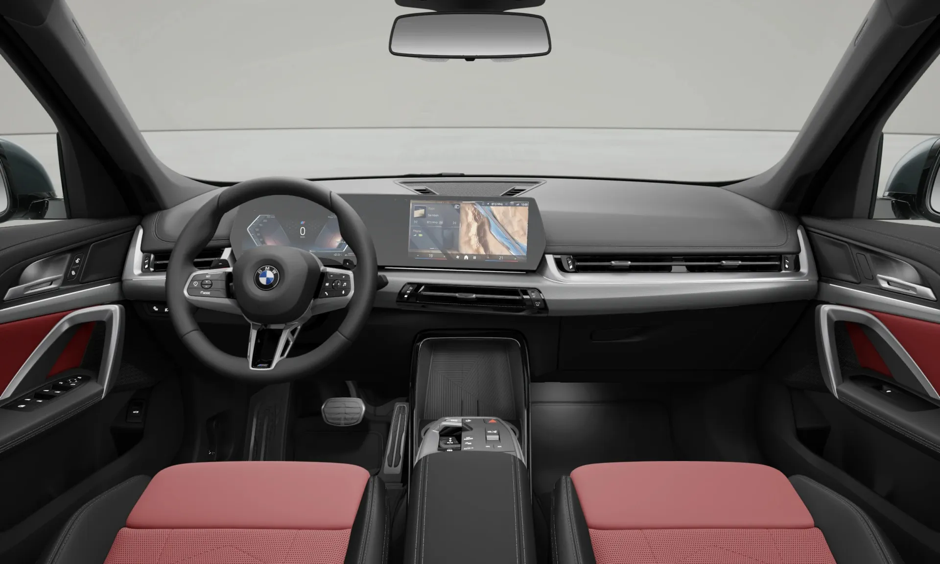 X1 (U11), M sportovní paket Pro, BMW Individual metalický lak Storm Bay, interiér Umělá kůže Veganza perforovaná Coral Red/Black, dashboard