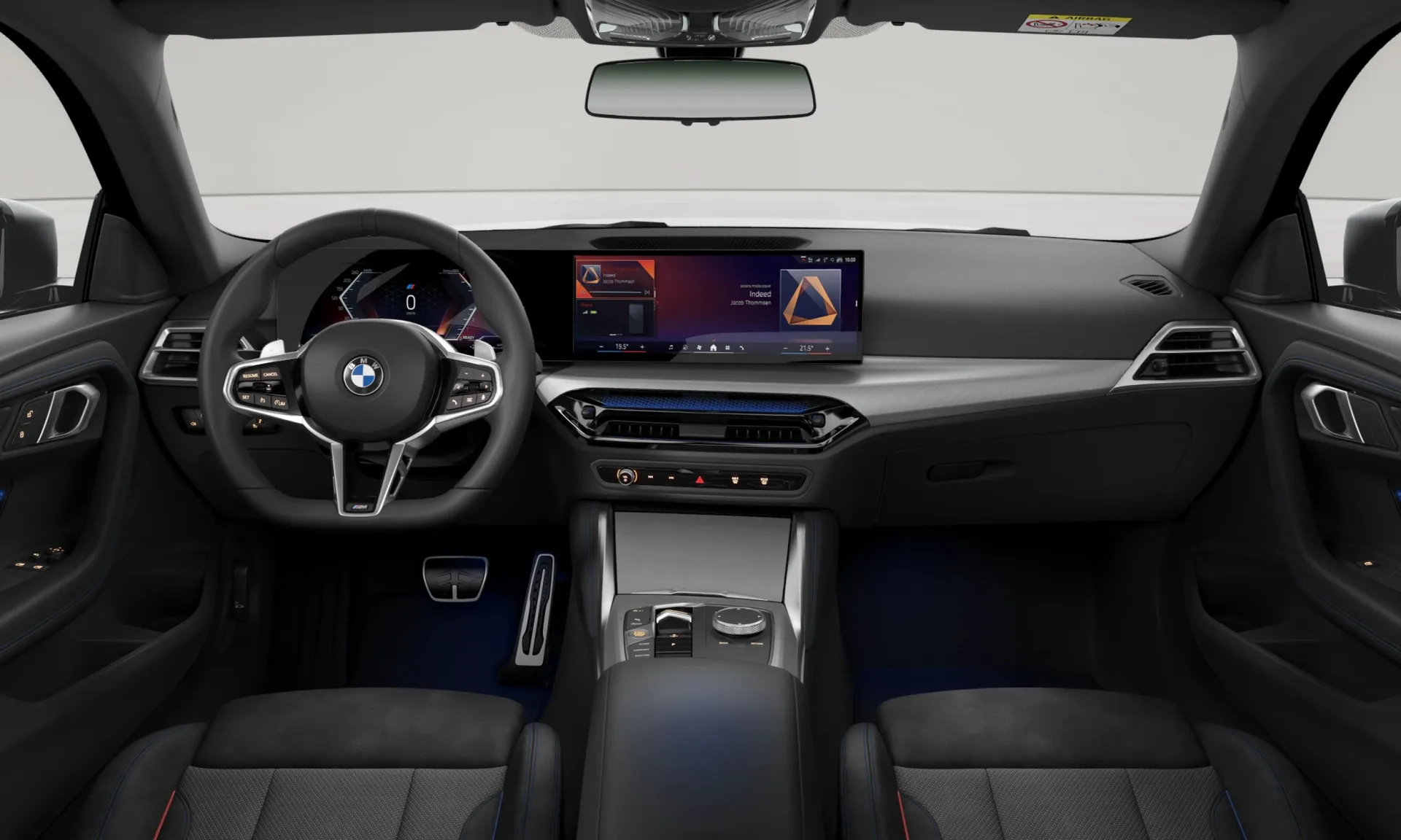 Řada 2 Coupé (G42), M sportovní paket, BMW Individual metalický lak Frozen Pure Grey, interiér Kombinace M PerformTex/látka, dashboard