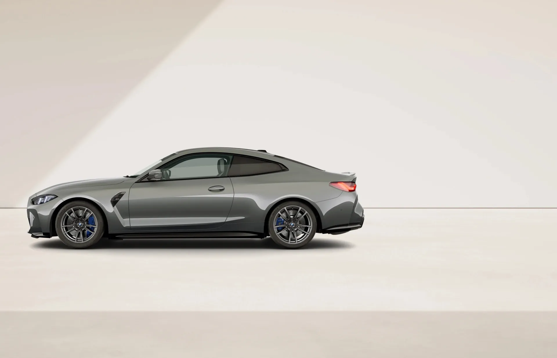 M4 Coupé (G82), M Modely, Metalický lak Skyscraper Grey, side