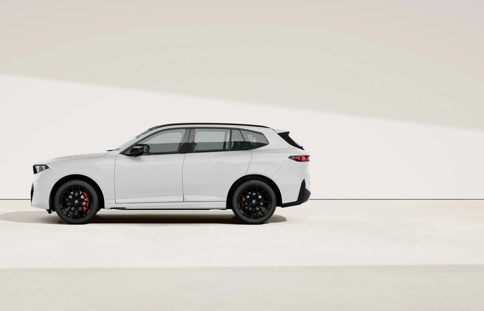 X5 (G65), M sportovní paket Pro, Nemetalický lak Alpine White, side