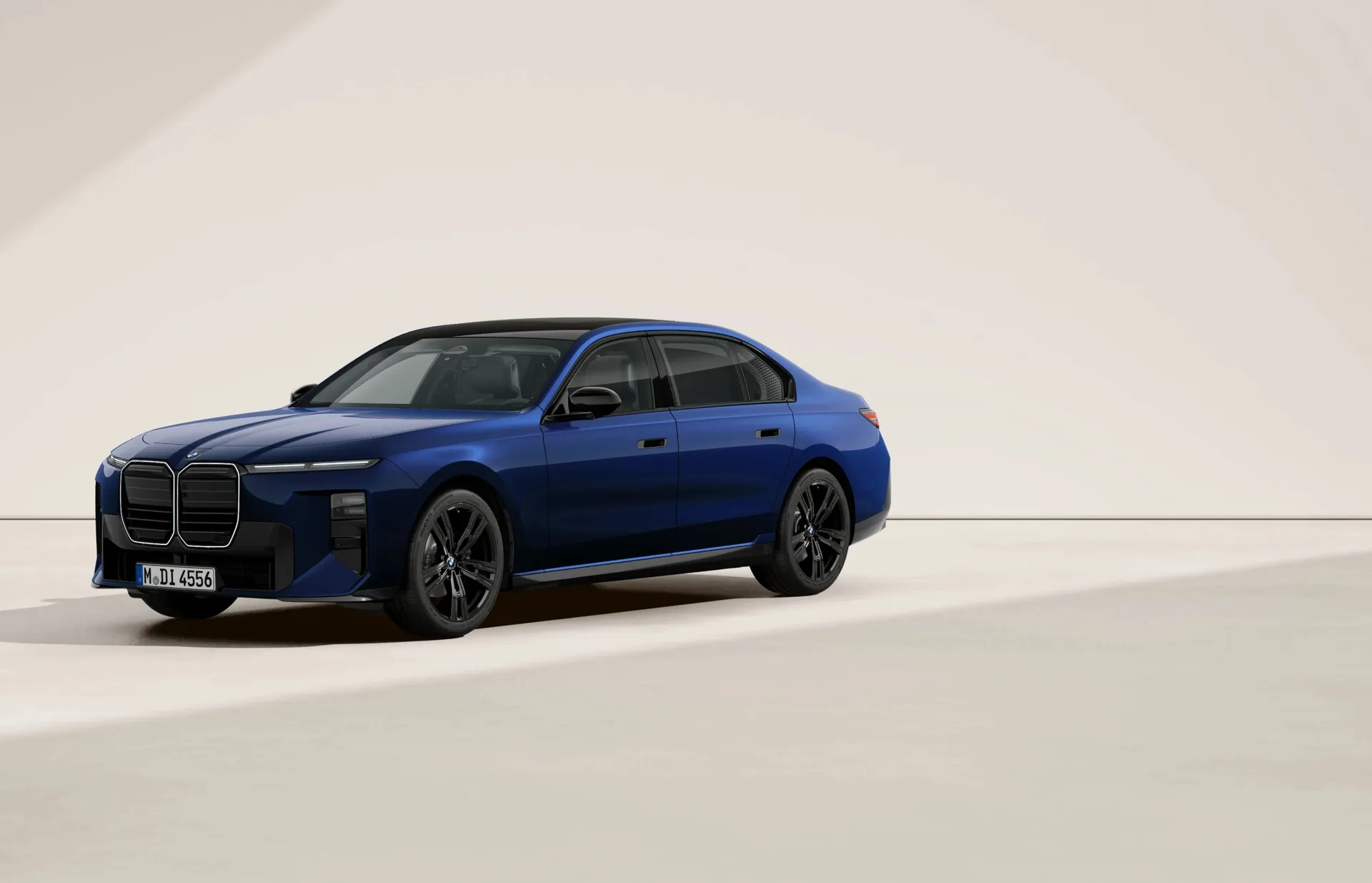 Řada 7 Sedan (G70), M sportovní paket Pro, BMW Individual metalický lak Tanzanite Blue, front