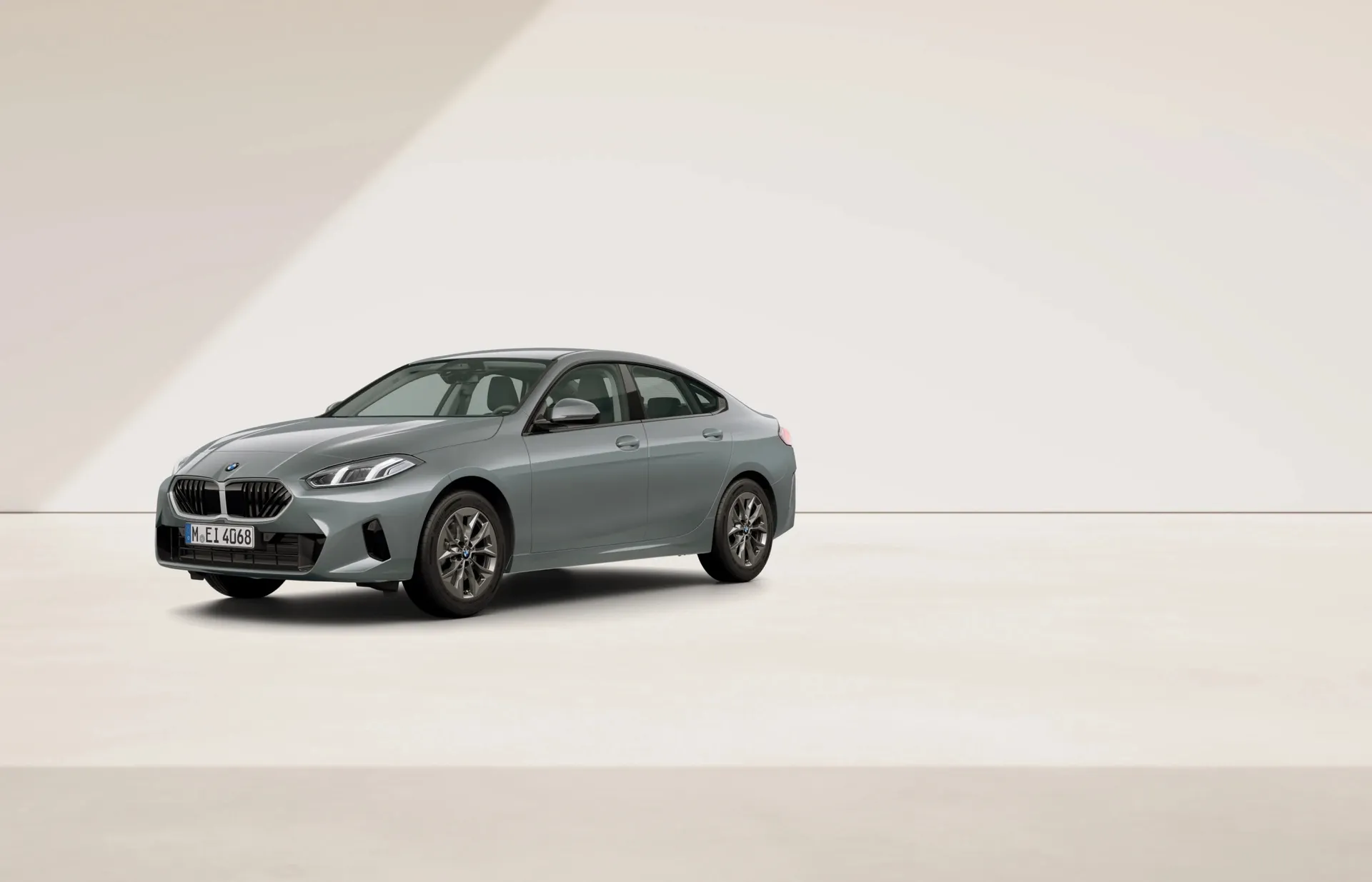 Řada 2 Gran Coupé (F74), Sériové provedení, BMW Individual metalický lak Storm Bay, front