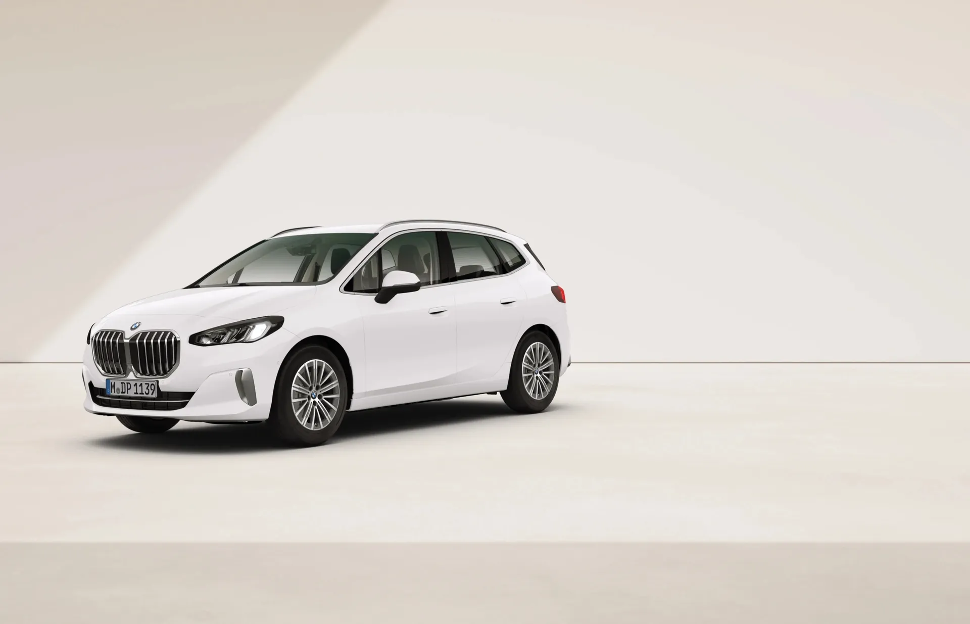 Řada 2 Active Tourer (U06), Luxury Line, Nemetalický lak Alpine White, front