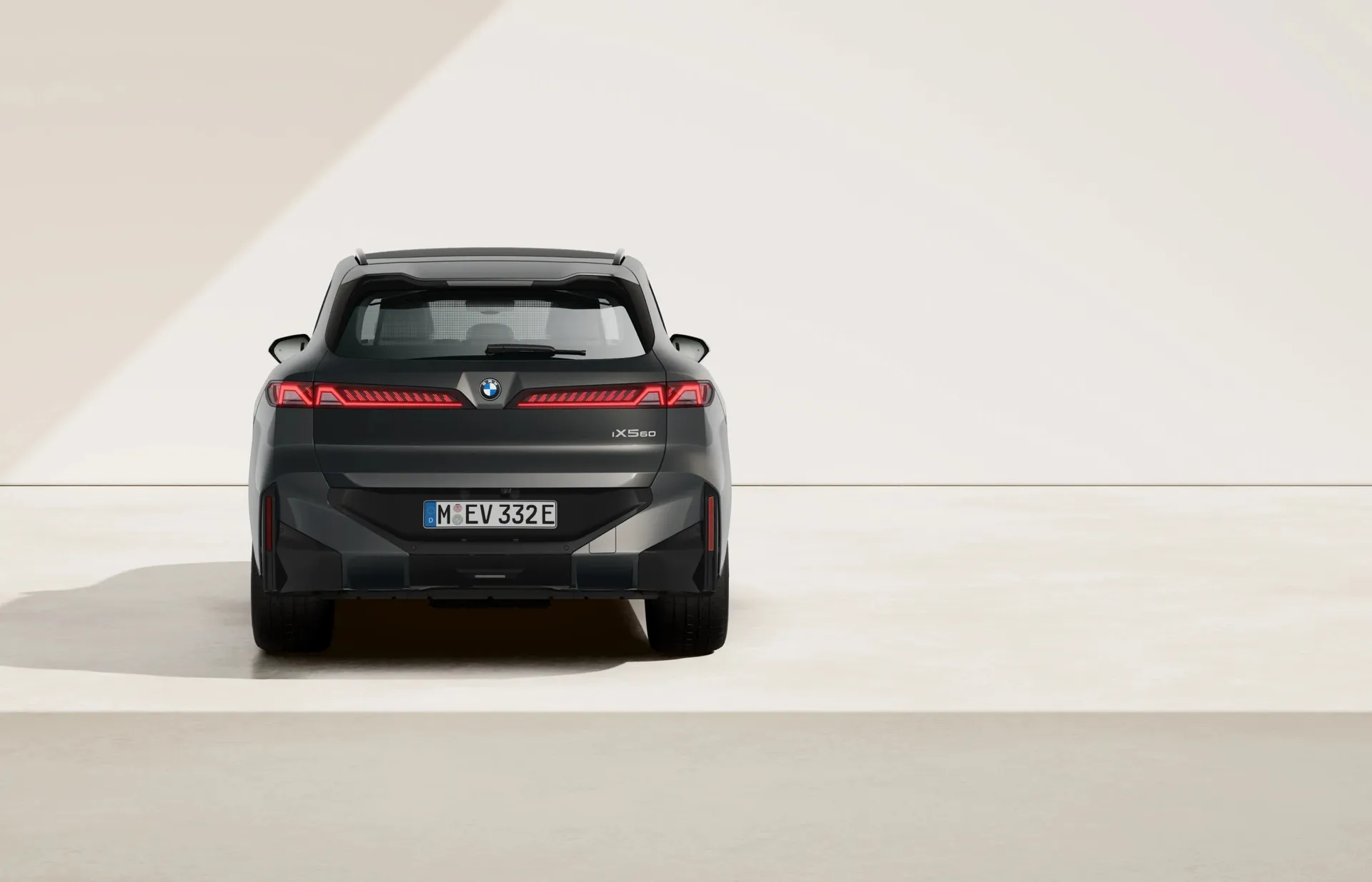 iX5 (G65), M sportovní paket Pro, BMW Individual metalický lak Dravit Grey, rear