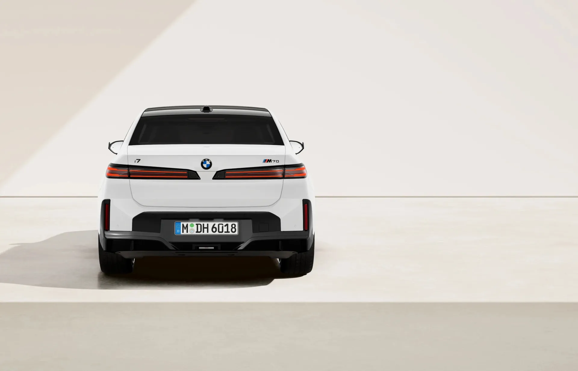 i7 Sedan (G70), M Modely, BMW Individual lak na přání, rear