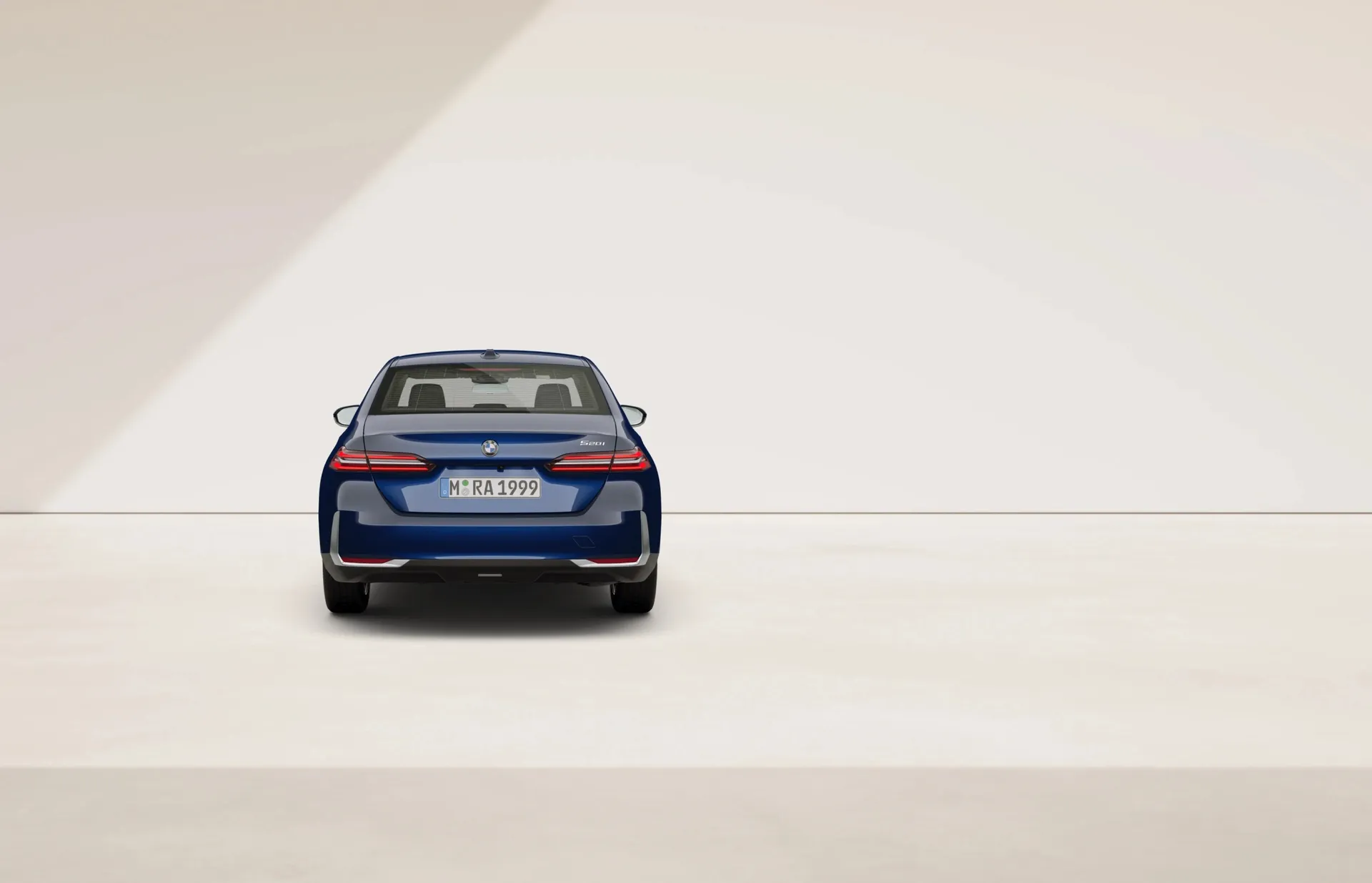Řada 5 Sedan (G60), Sériové provedení, BMW Individual metalický lak Tanzanite Blue, rear