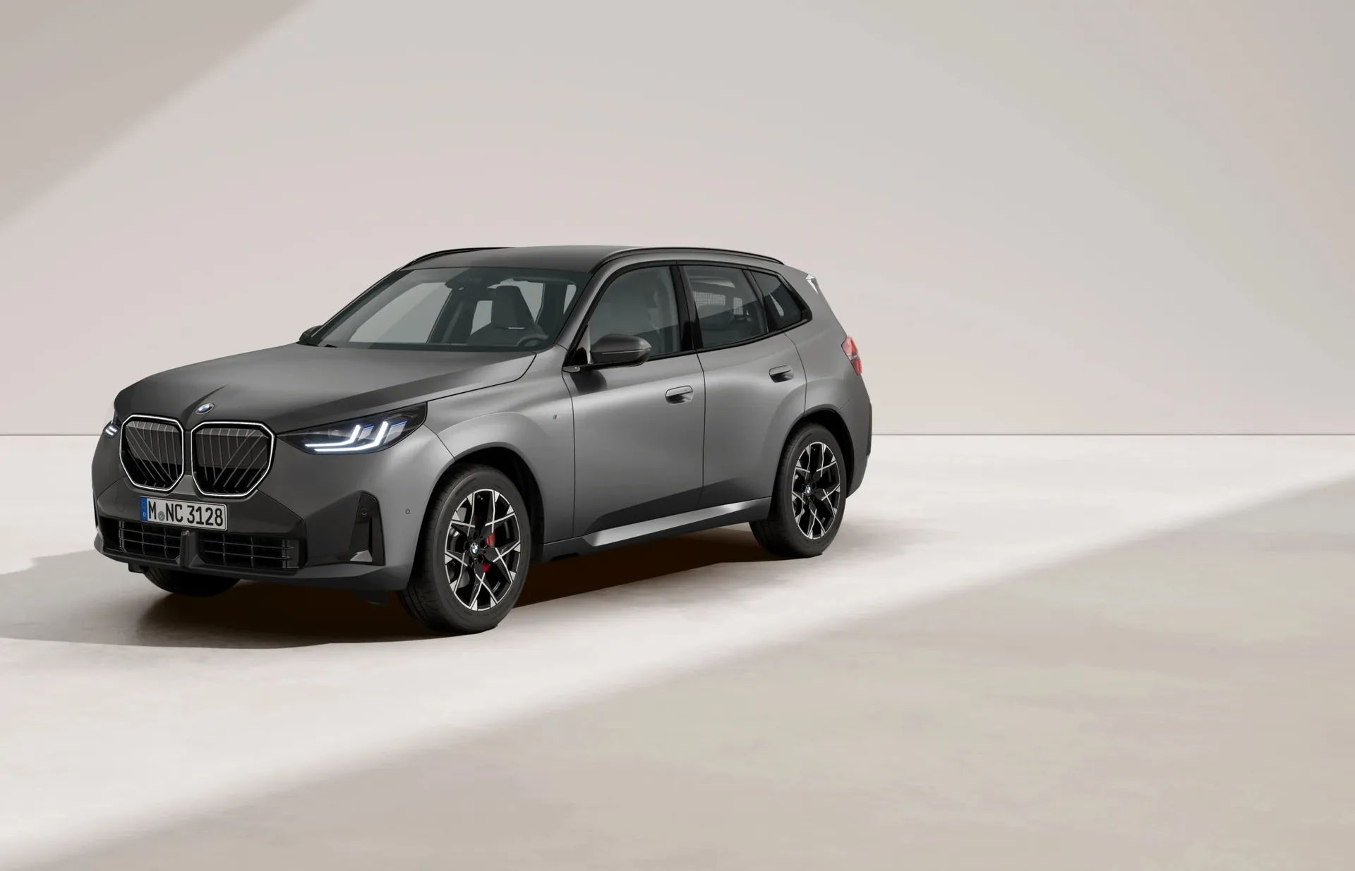 X3 (G45), M sportovní paket Pro, BMW Individual metalický lak Frozen Deep Grey, front