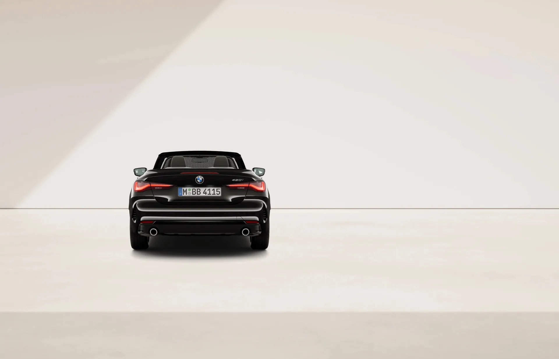 Řada 4 Cabrio (G23), Sériové provedení, Nemetalický lak "Black", rear