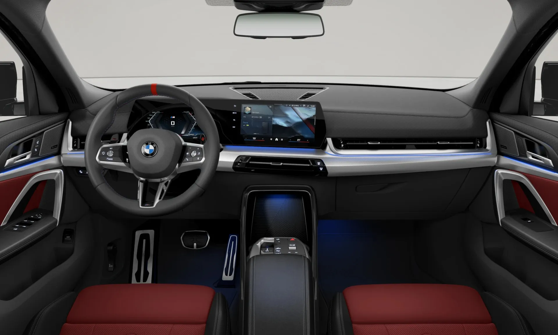 X2 (U10), M Modely, Metalický lak Black Sapphire, interiér Umělá kůže Veganza perforovaná Coral Red/Black, dashboard