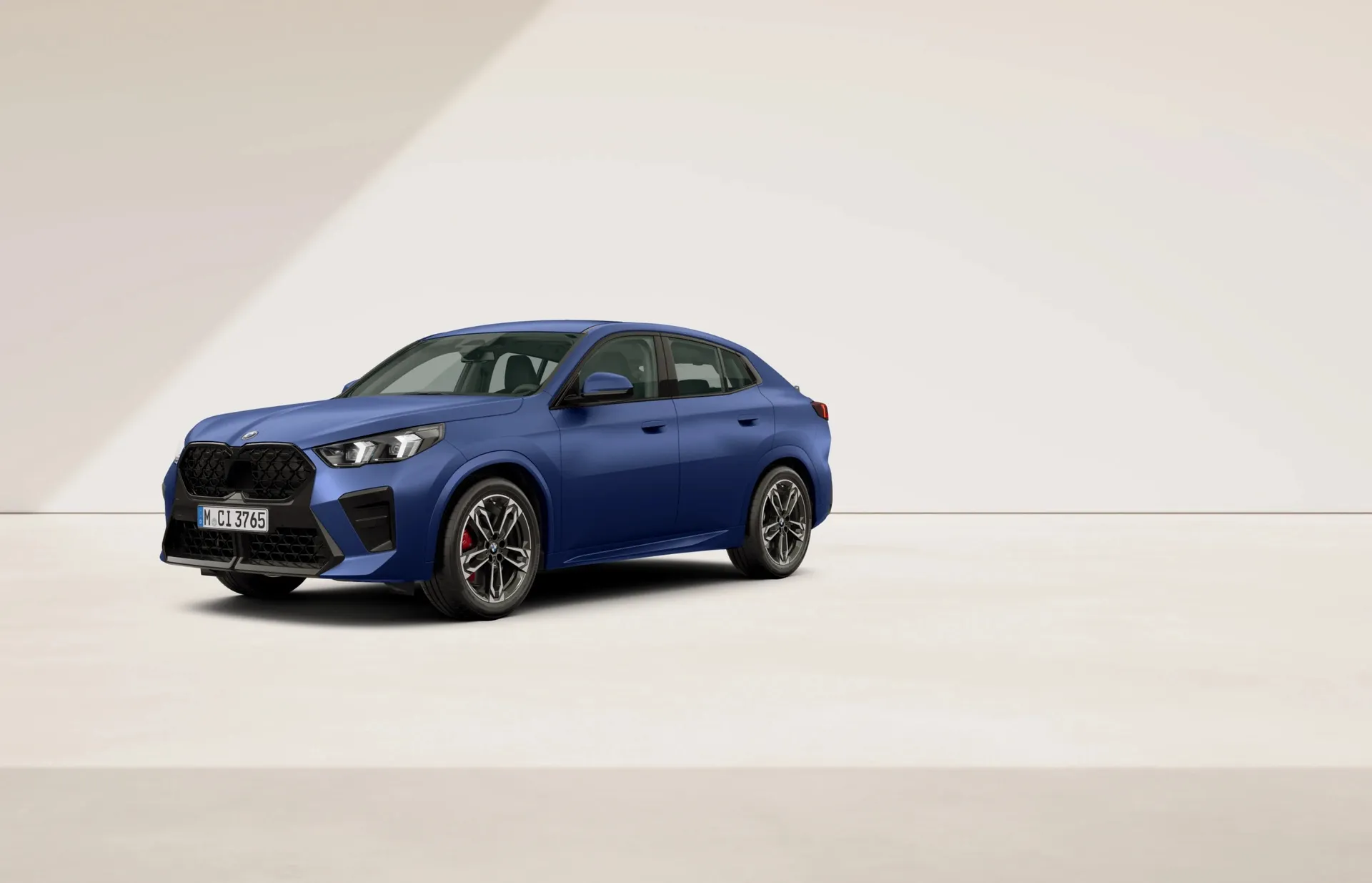 X2 (U10), M sportovní paket Pro, BMW Individual metalický lak Frozen Portimao Blue, front