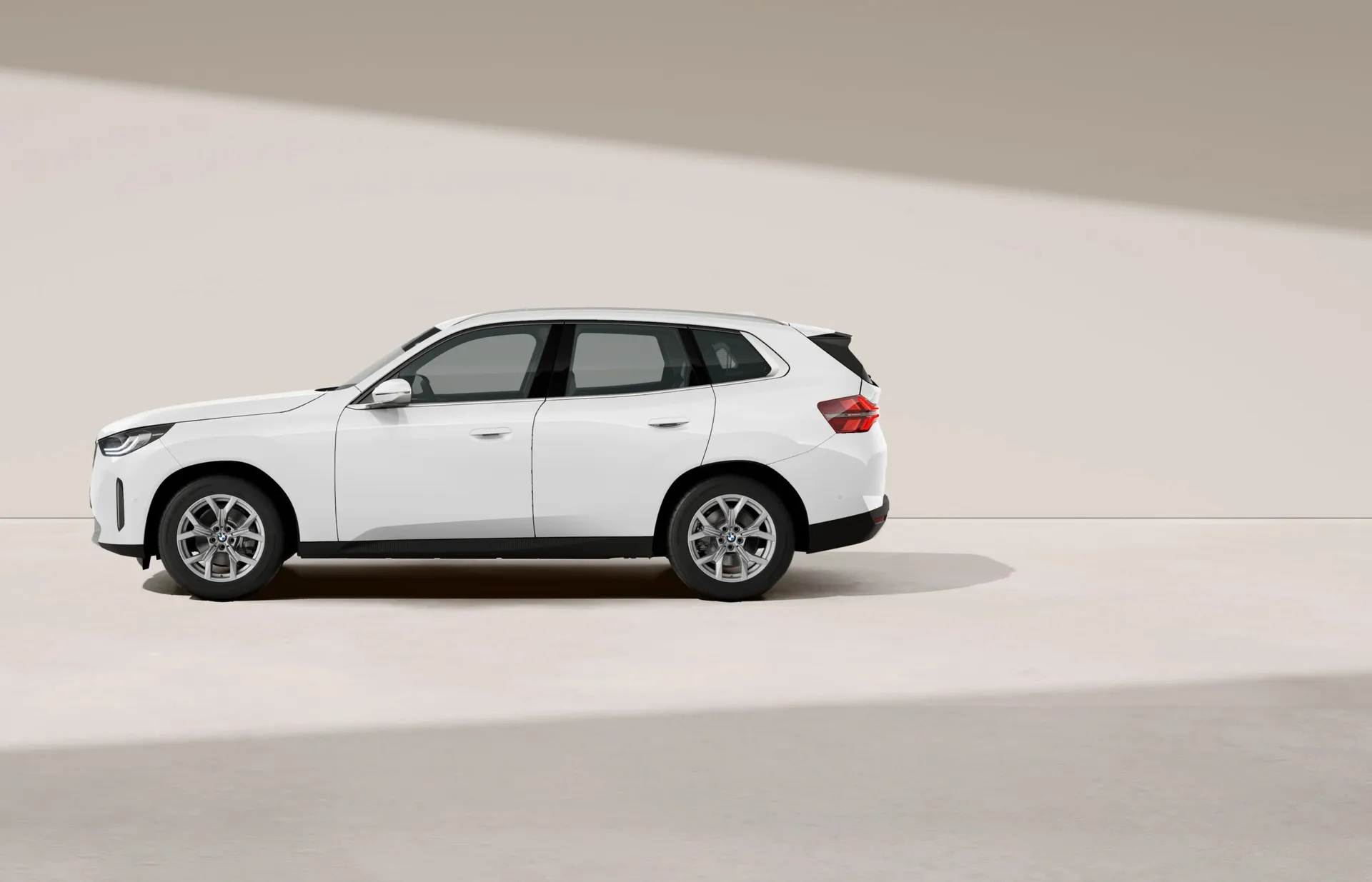 X3 (G45), Sériové provedení, BMW Individual lak na přání, side