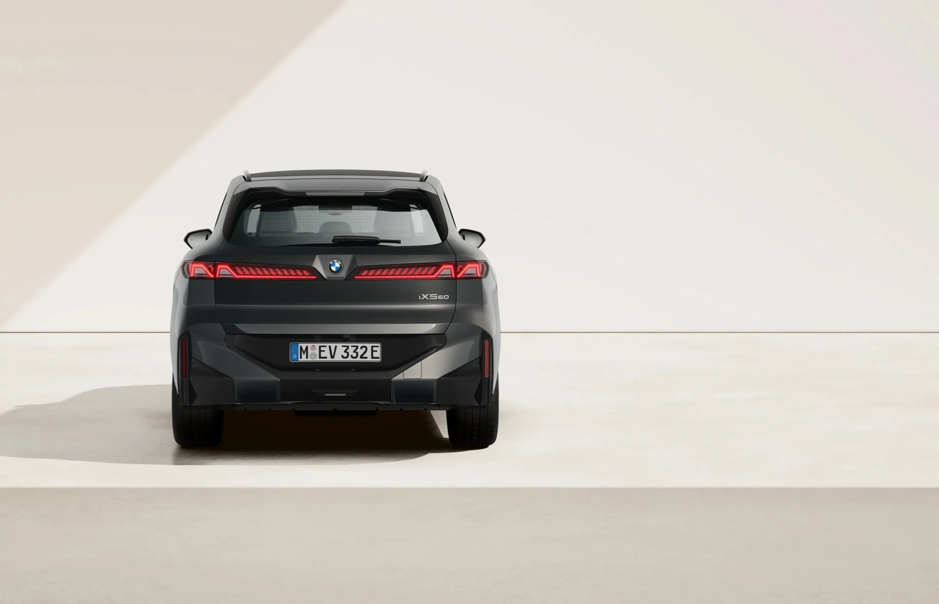 iX5 (G65), M sportovní paket, BMW Individual metalický lak Dravit Grey, rear
