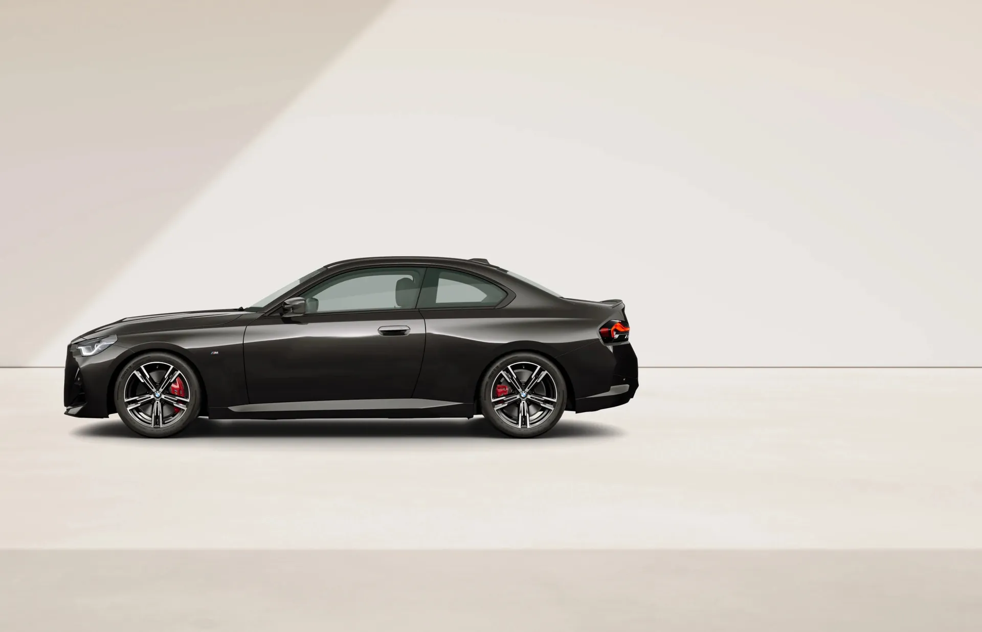 Řada 2 Coupé (G42), M sportovní paket Pro, Metalický lak Black Sapphire, side