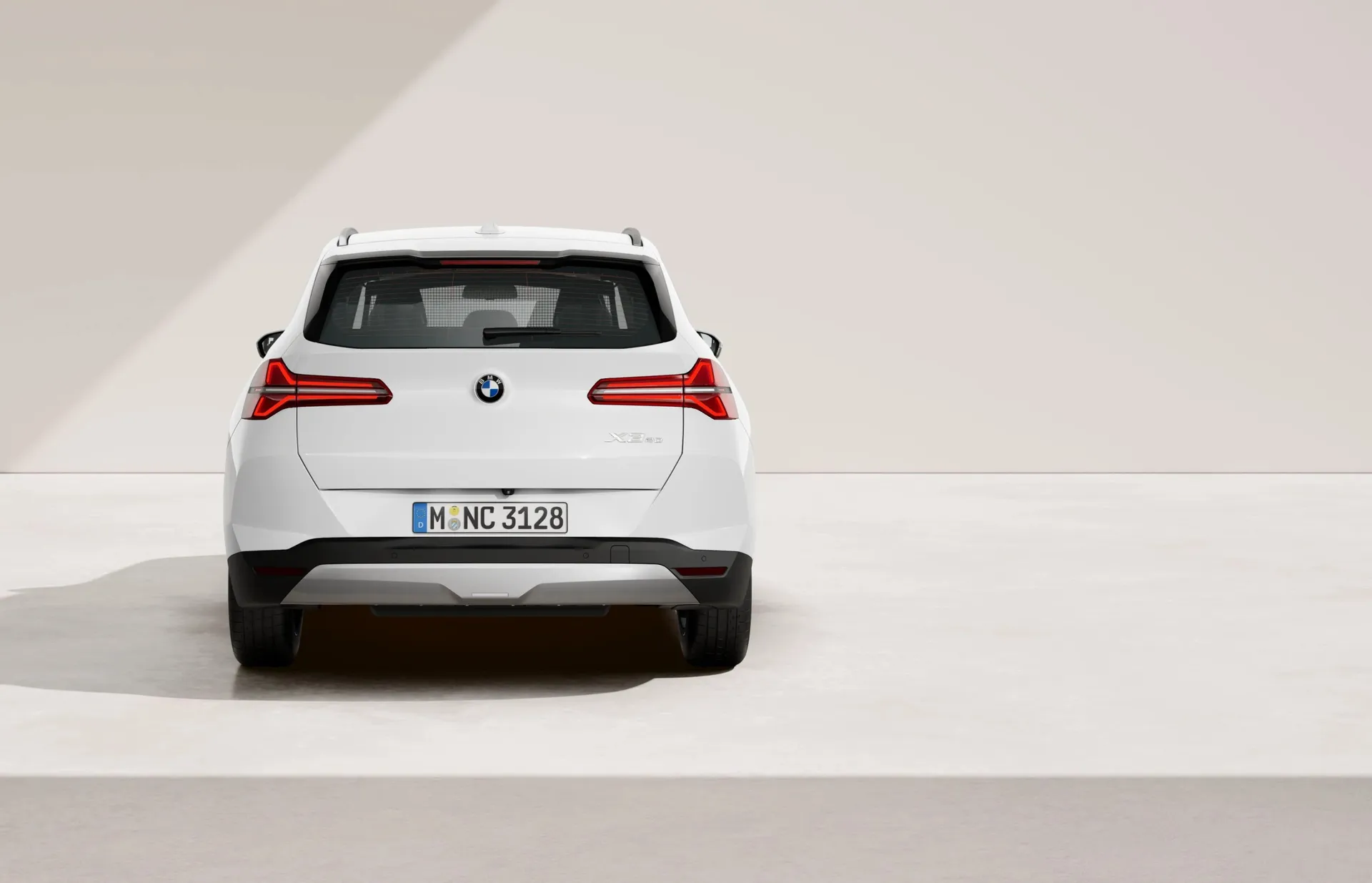 X3 (G45), Sériové provedení, BMW Individual lak na přání, rear
