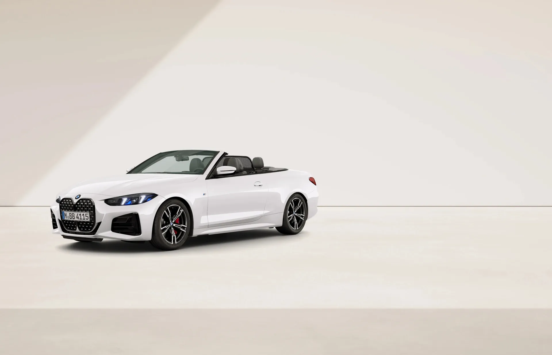 Řada 4 Cabrio (G23), M sportovní paket Pro, Nemetalický lak Alpine White, front